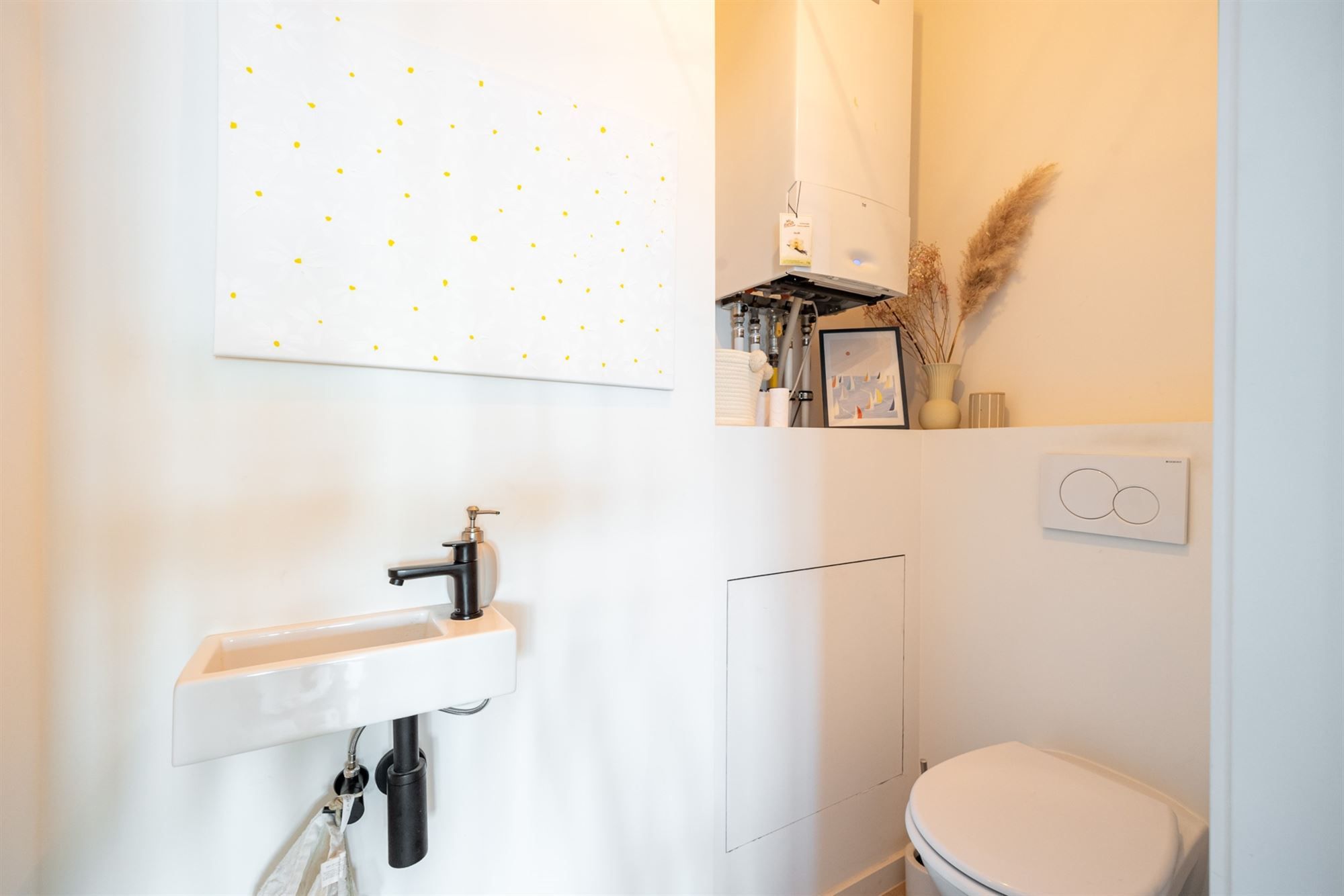 Instapklare gerenoveerd appartement met 2 slpk. en terras foto 16
