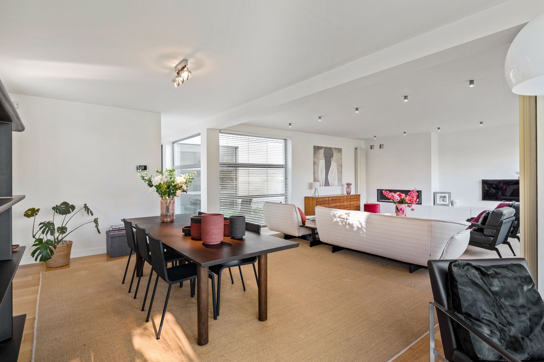 Moderne villa in een doodlopende straat vlakbij het centrum foto 8