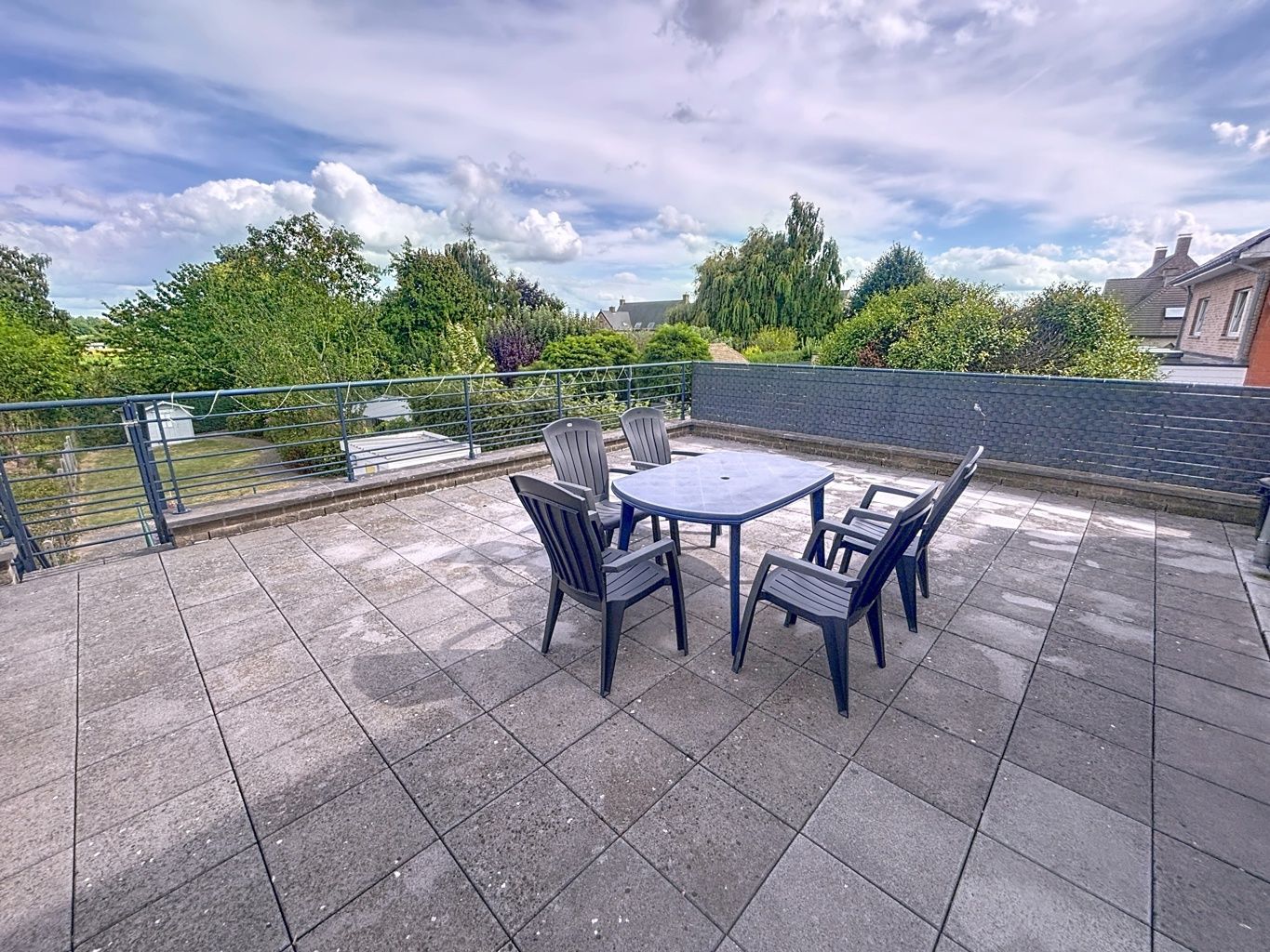 Appartement met terras en tuin! foto 7