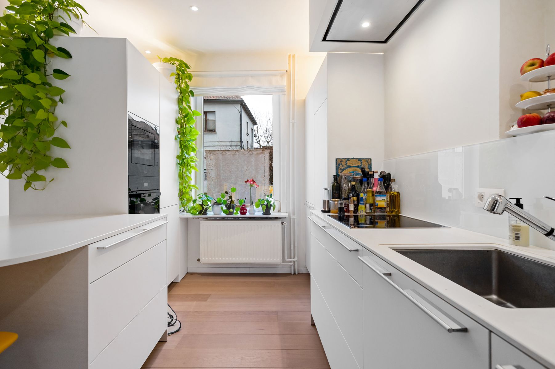 Charmante woning met 2 slaapkamers, garage, terras en tuin! foto 8