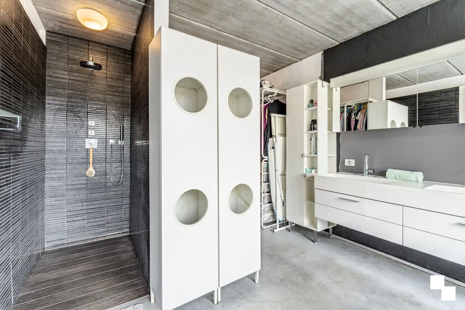 Industriële loft/woning op perceel van 460m² nabij centrum Izegem foto 23