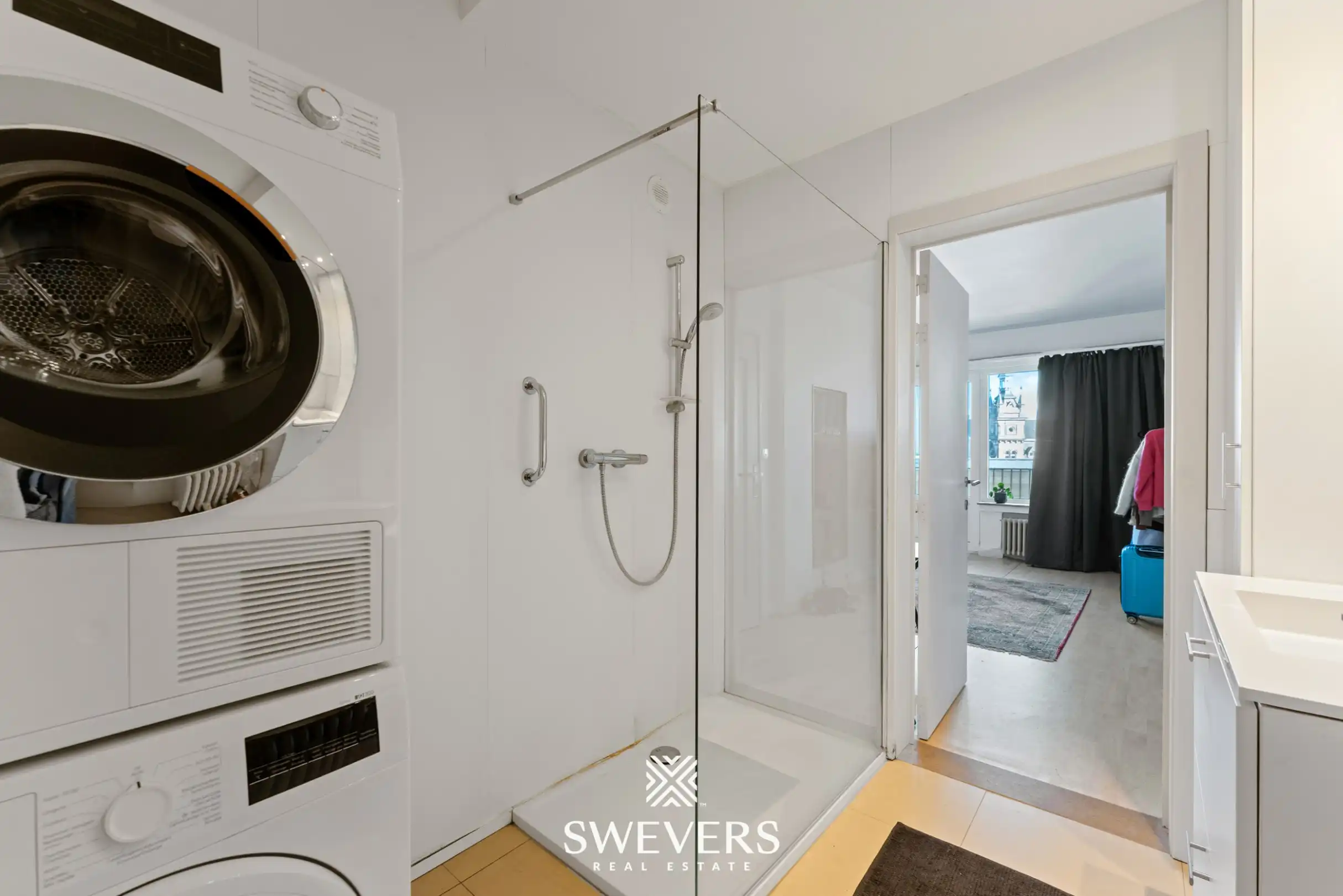 Ruim en lichtrijk appartement met terras in Centrum Hasselt foto 10