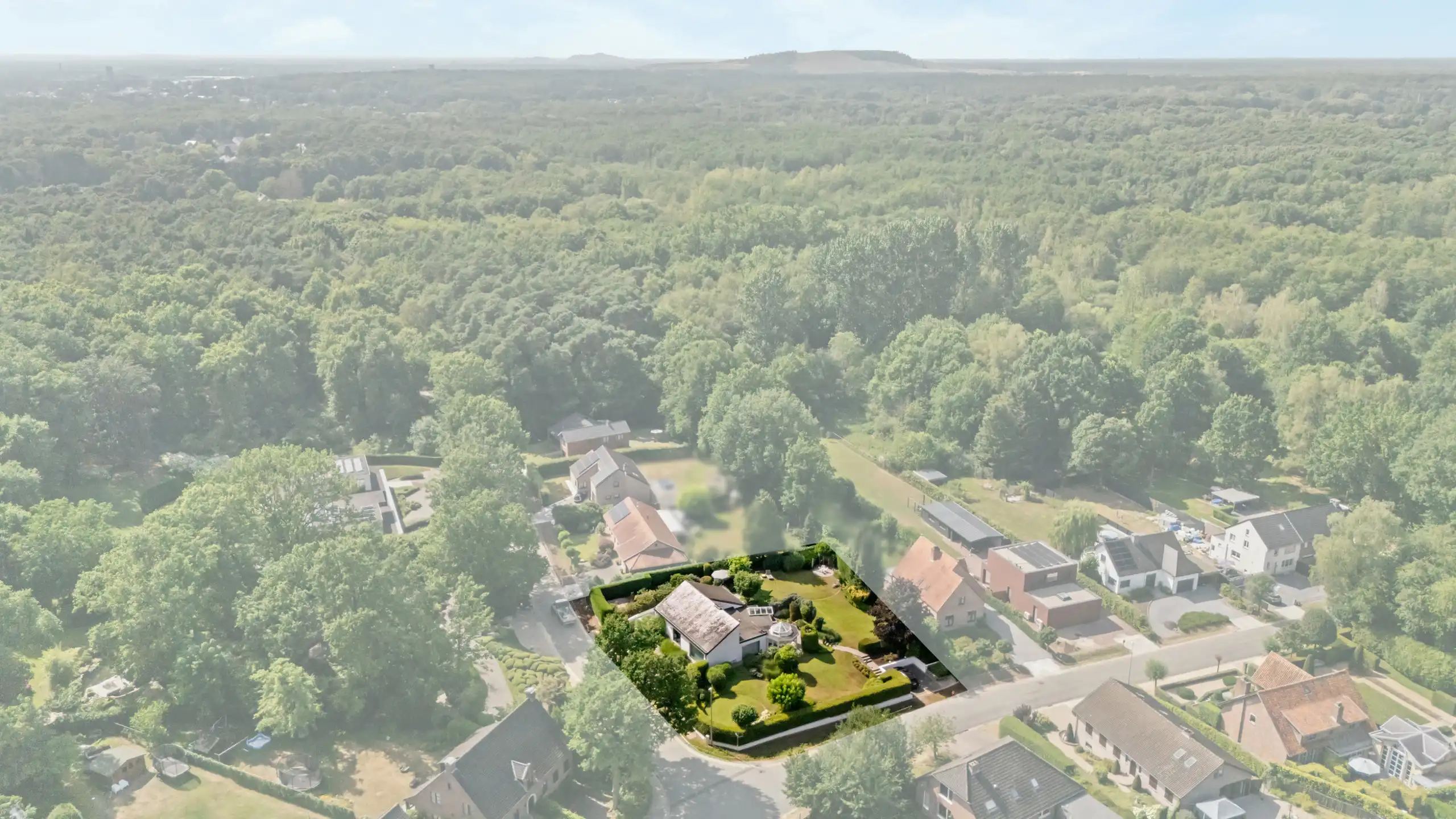 Verrassend eigentijdse woning inclusief bouwgrond foto 3