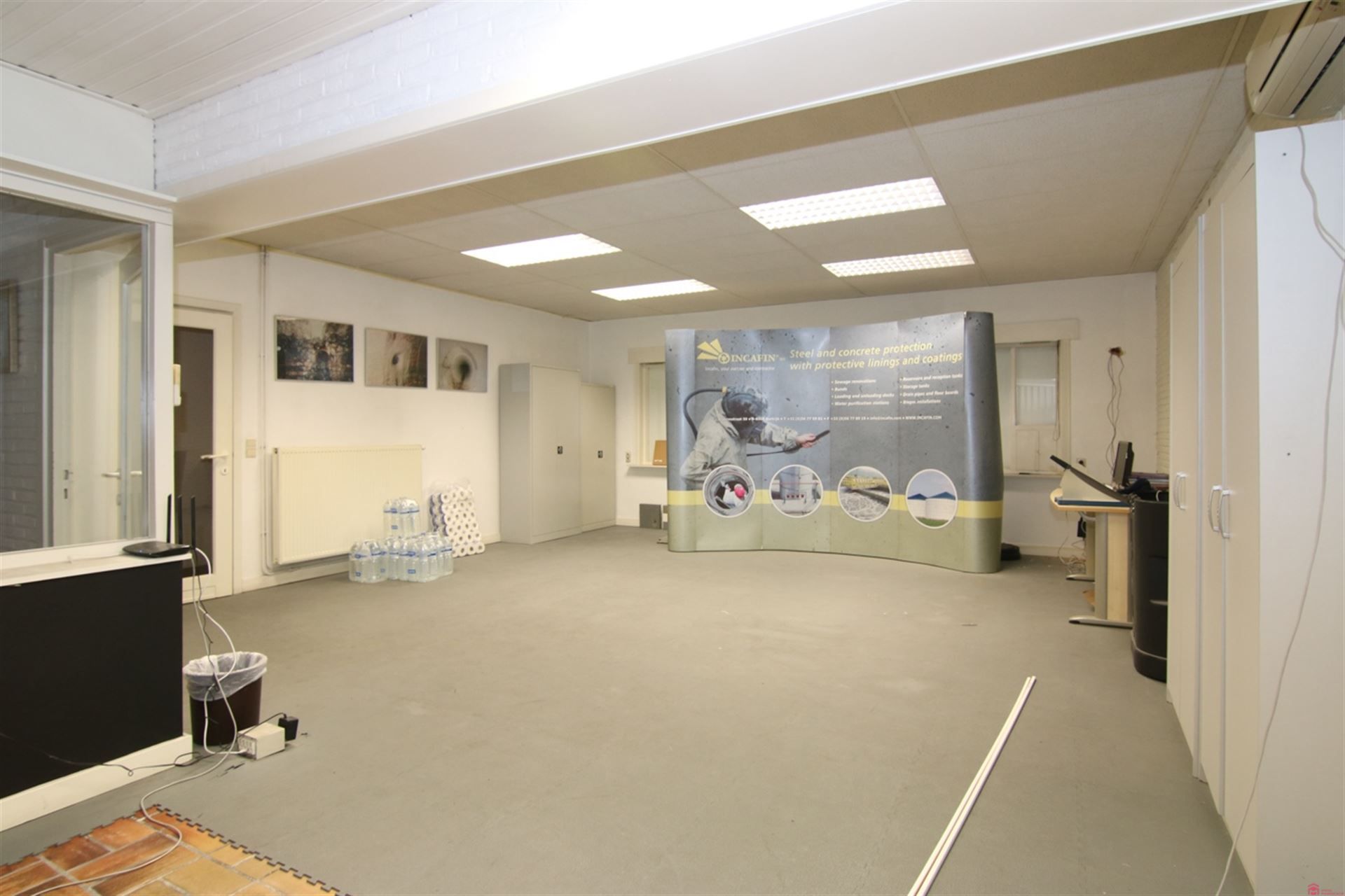 bedrijfsgebouw met kantoren foto 6