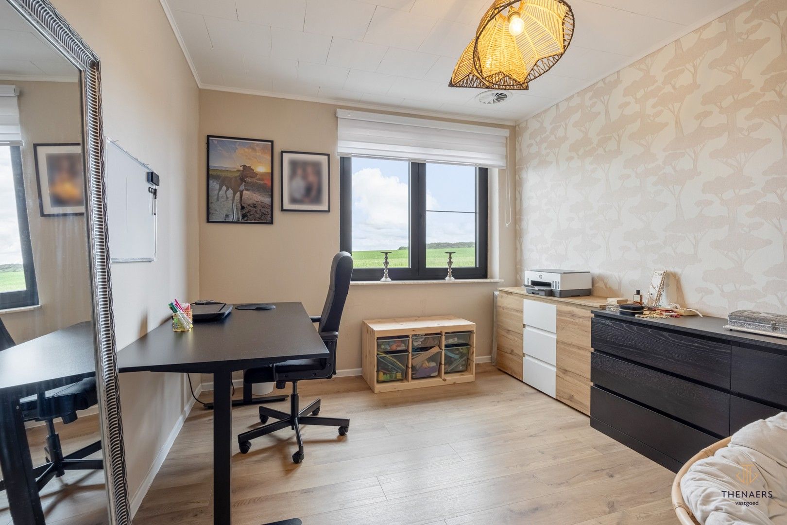 GEMODERNISEERDE GEZINSWONING MET 4 SLAAPKAMERS. foto 21