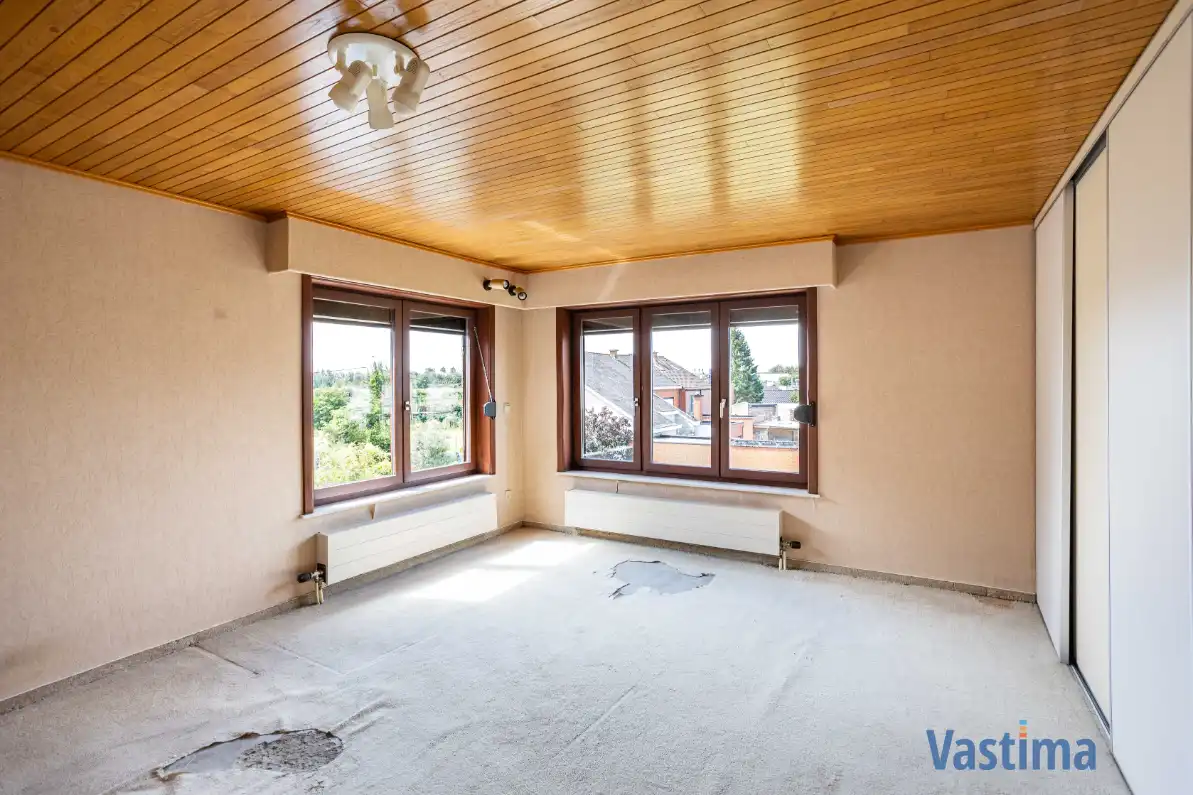Op te frissen gezinswoning met 4 slaapkamers en zuidwestgerichte tuin foto 17
