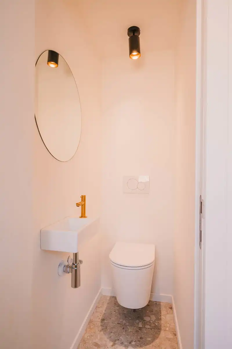 Recent gerenoveerde woning met grote loods foto 23