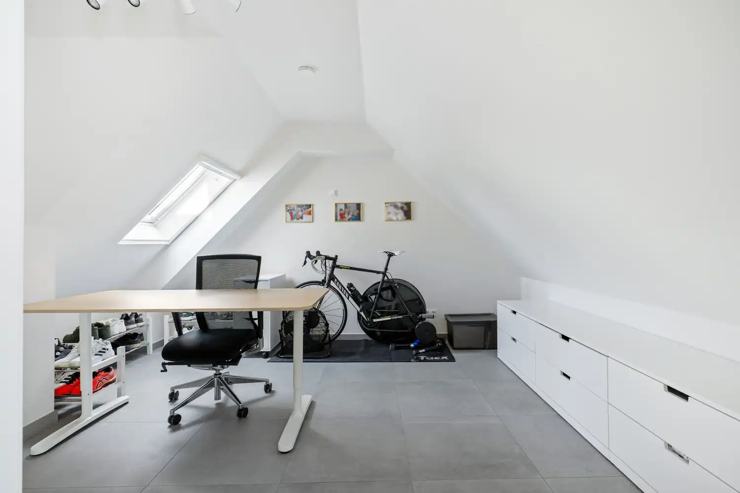 Moderne penthouse met 2 slpkrs, terras en autostaanplaats in centrum Onze-Lieve-Vrouw-Waver foto 13