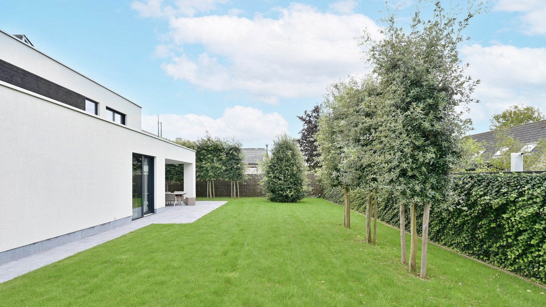 Hedendaagse villa (°2017) gelegen vlakbij het centrum van Knokke. foto 29