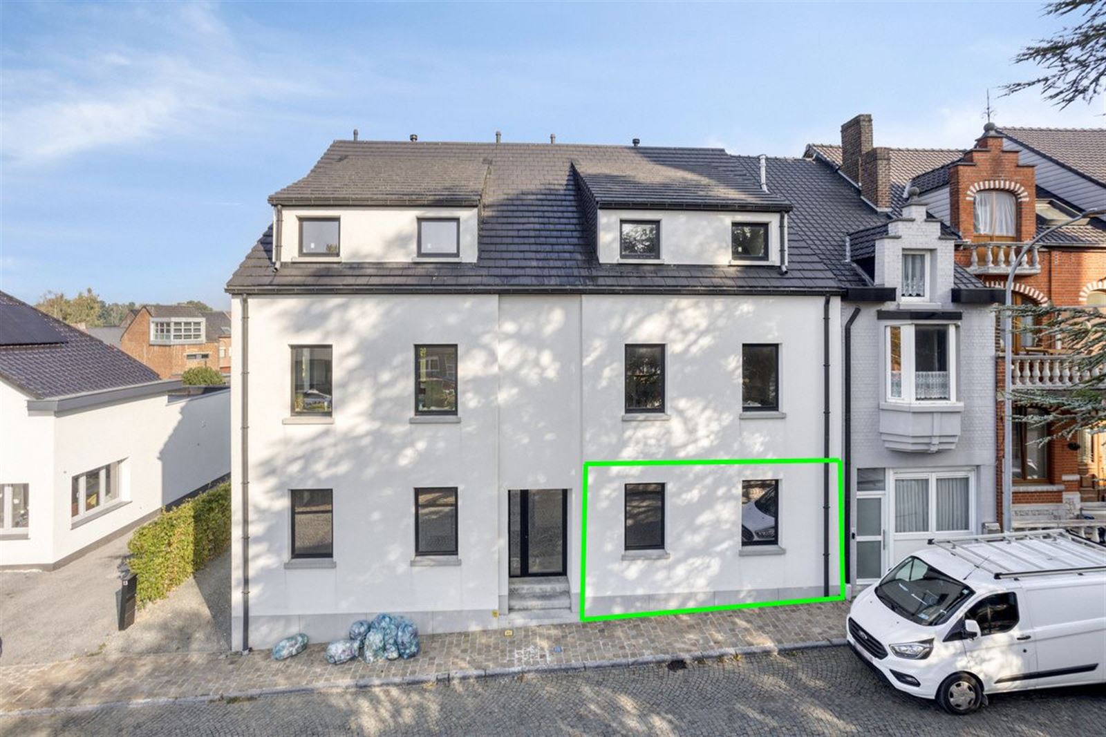 Gelijkvloers 1 slaapkamer appartement met tuin  foto {{pictureIndex}}
