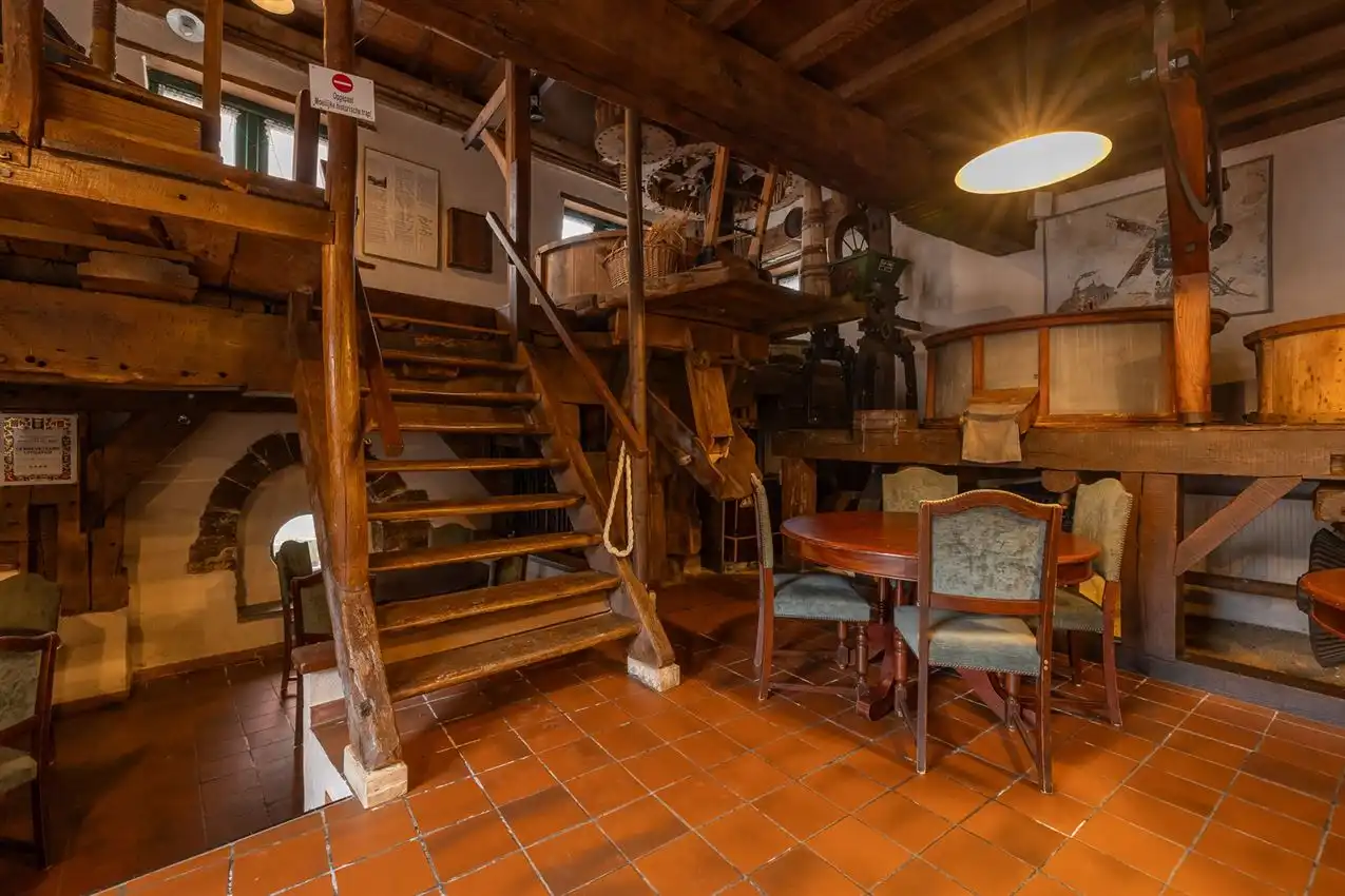 Uniek gebouw met historische waarde en karakter foto 8