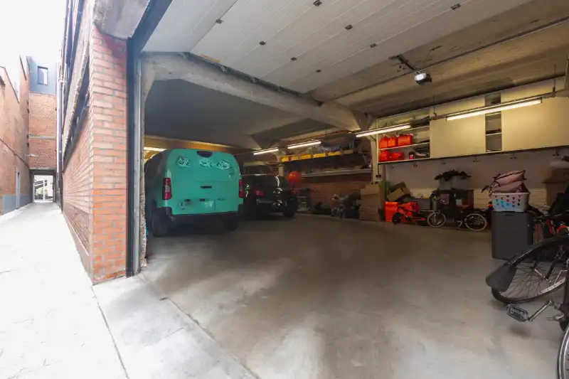 Centraal gelegen loft met 3 slaapkamers (meer mogelijk), garage voor 4 wagens, groot terras...(Energielabel A, elektriciteit goedgek...) foto 14