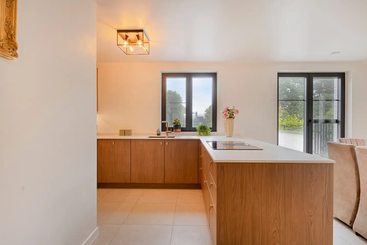 LUXUEUS APPARTEMENT MET PRIVE TUIN, TERRAS EN GARAGE VOOR 2 WAGENS TE OLMEN! foto 8