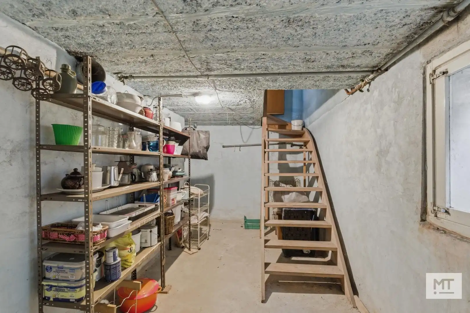 Kloeke halfopen woning met 3 slaapkamers, stadstuin en garage in centrum Meulebeke foto 19