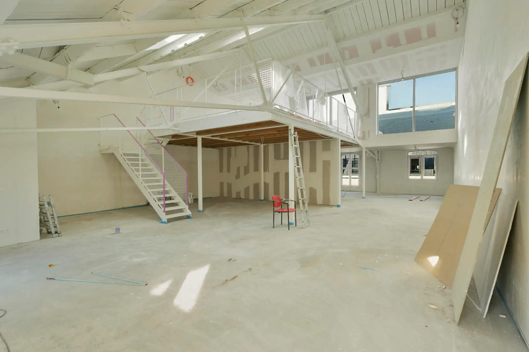 ANTWERPEN - Unieke duplex loft foto {{pictureIndex}}