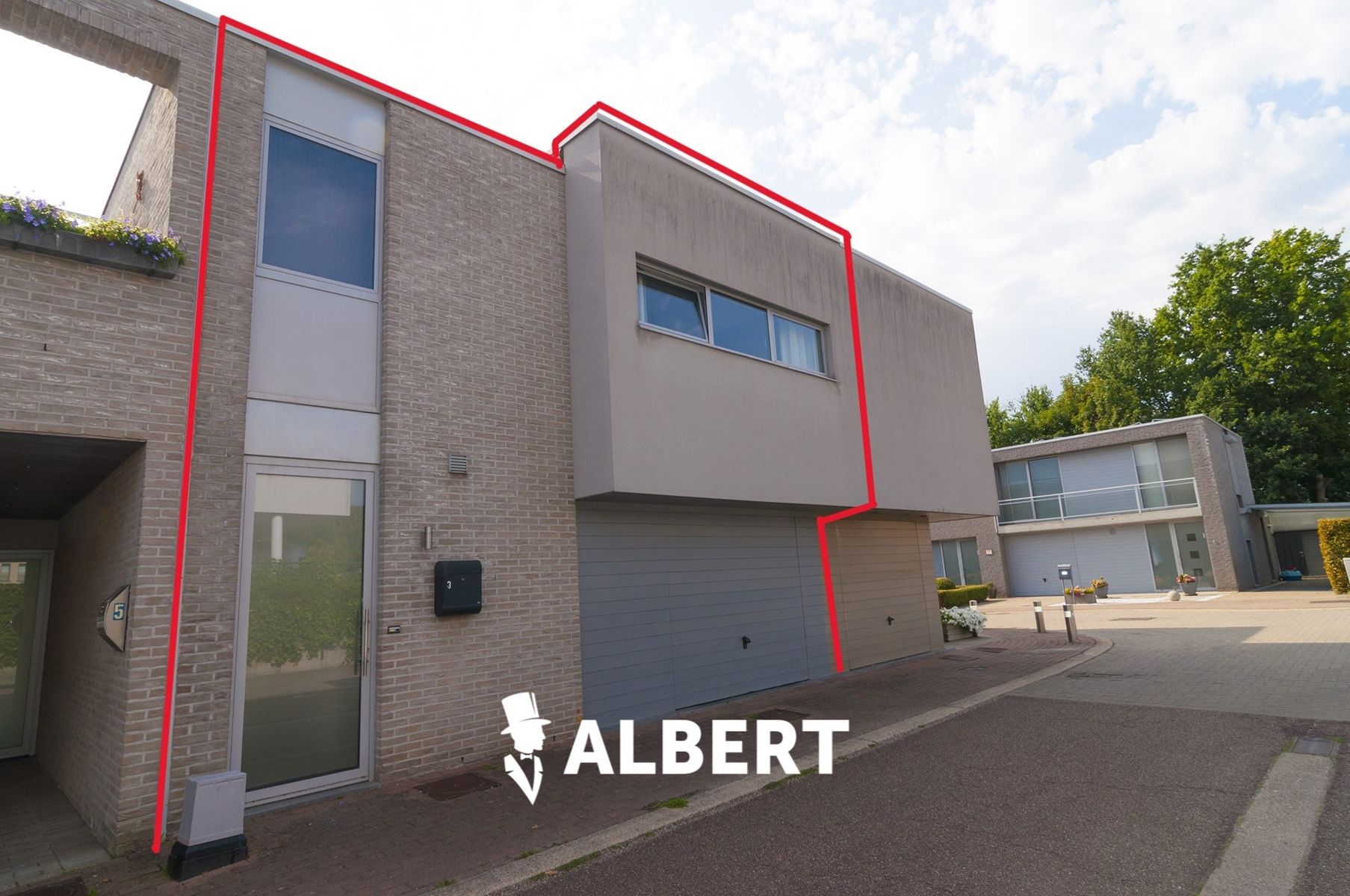 Mooie woning met kleine tuin, centraal gelegen te Kortessem! foto {{pictureIndex}}