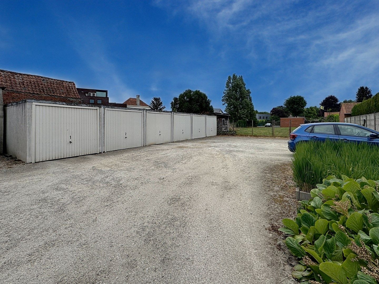 Opbrengsteigendom gelegen in de dorpskern van Merendree foto 16