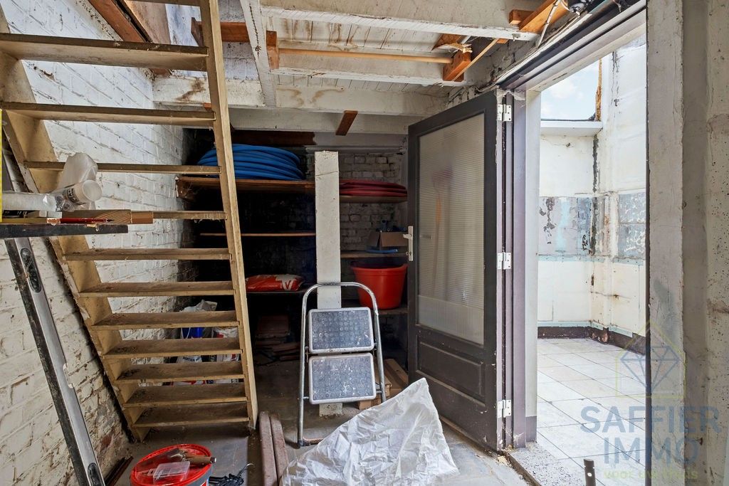 Gerenoveerde woning met extra magazijn in Harelbeke foto 13