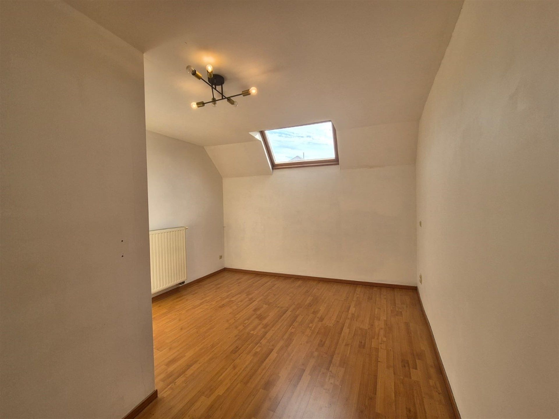 Zeer gunstig gelegen starterswoning met 2 slaapkamers en tuin. foto 20