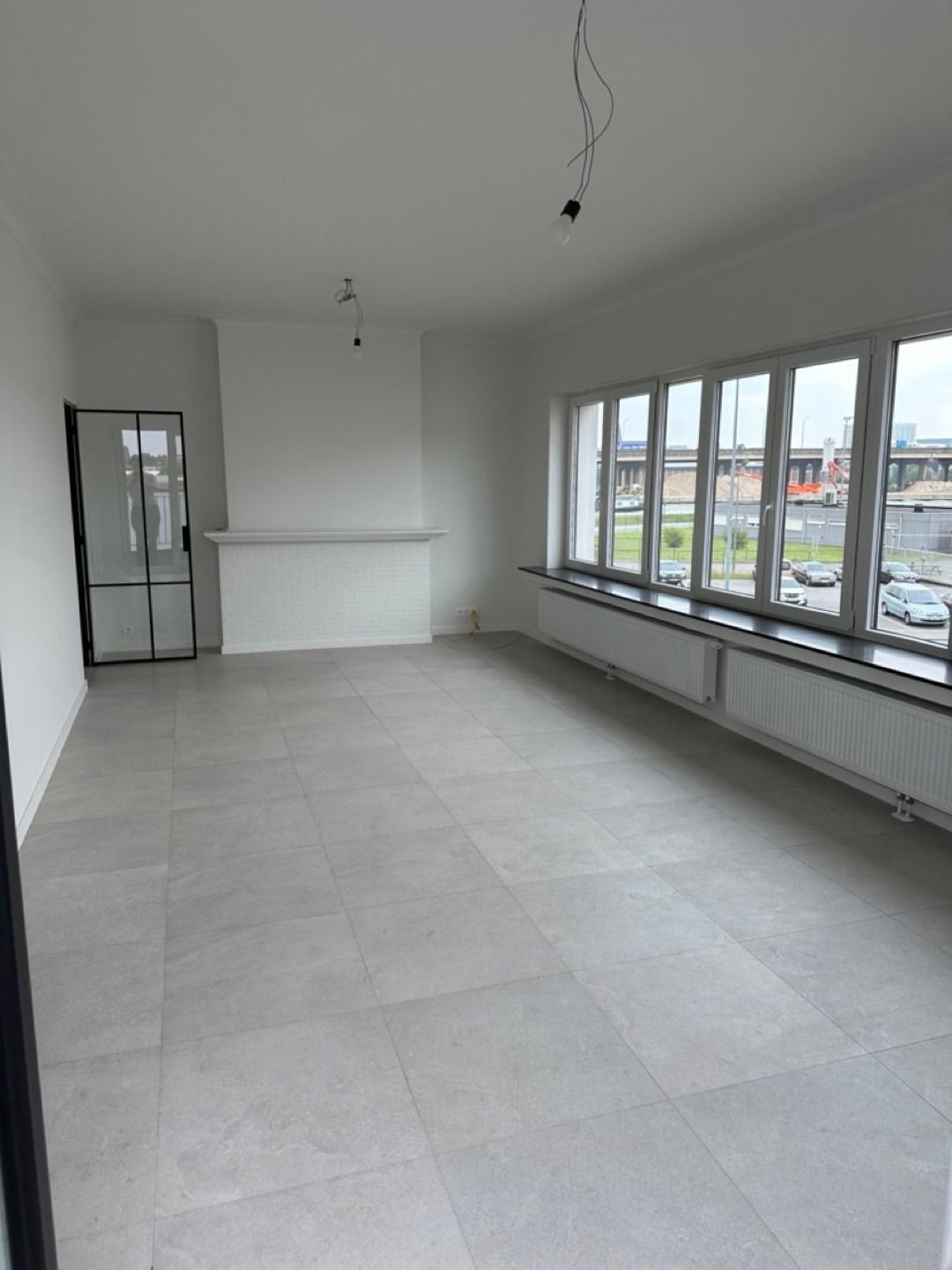 TE KOOP Kantoor met duplex appartement foto 14