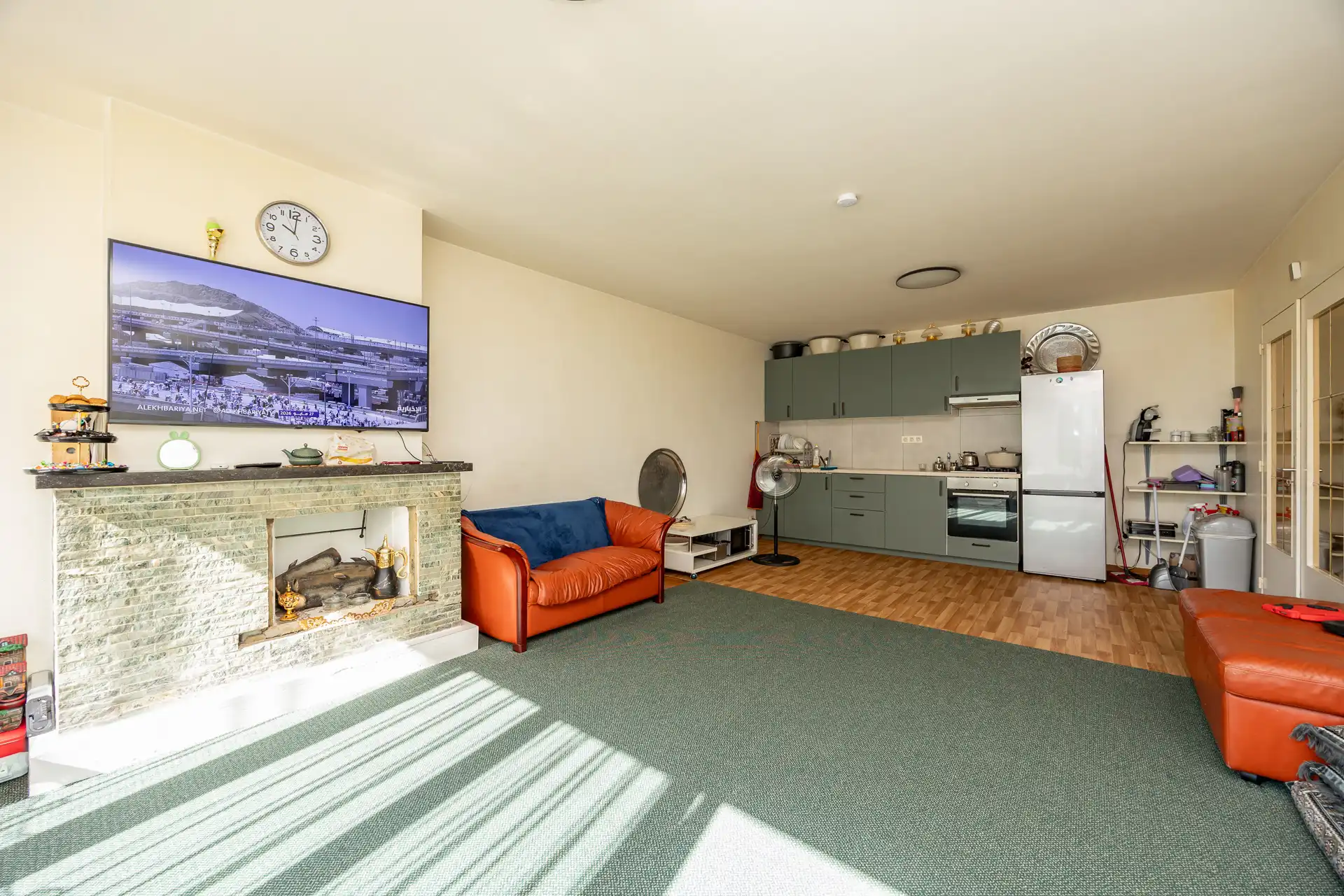 Instapklaar appartement met 3 slaapkamers, terras en kelder foto 3