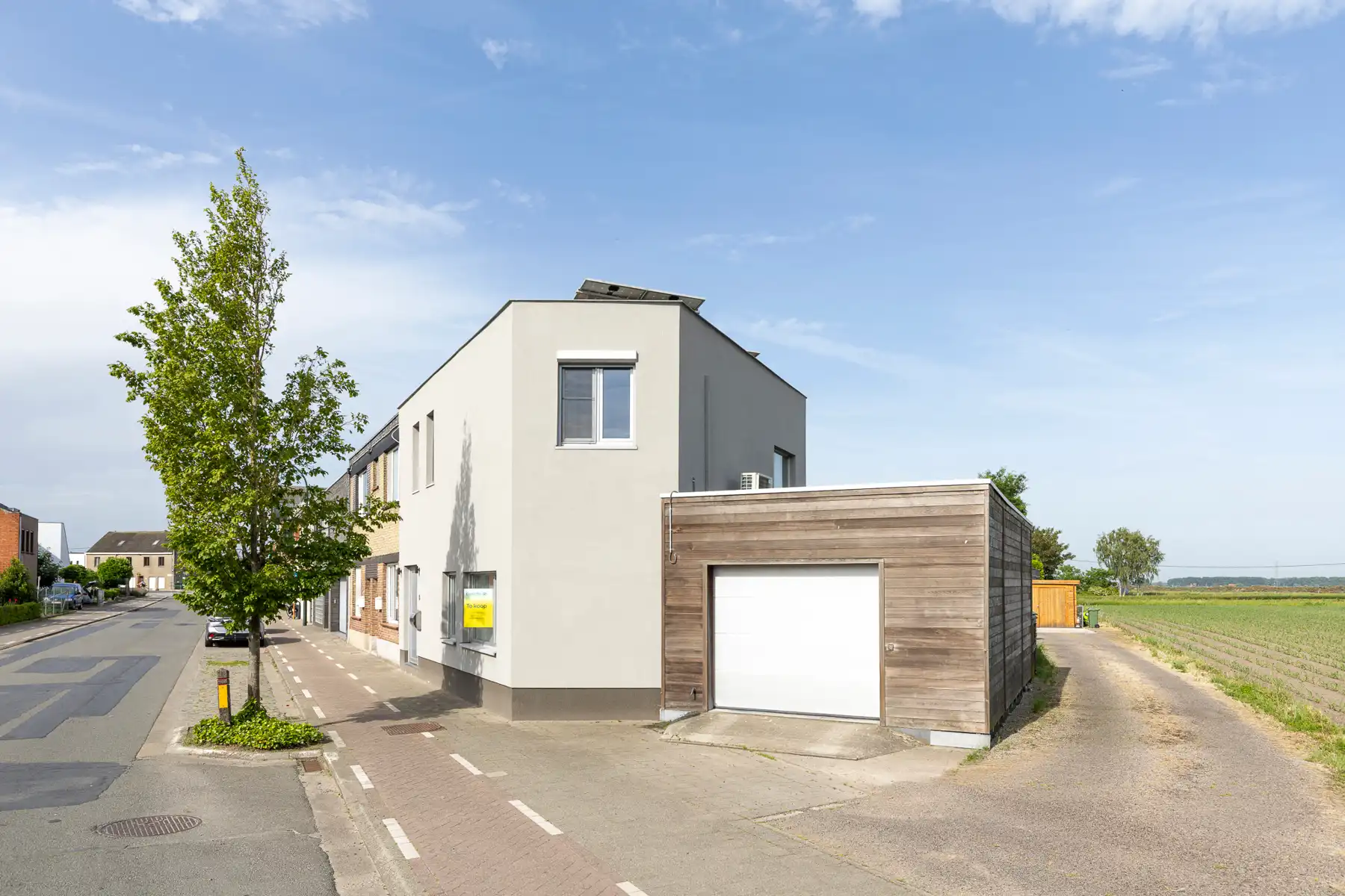 Toffe woning met 2 slaapkamers, bureau en garage foto 5
