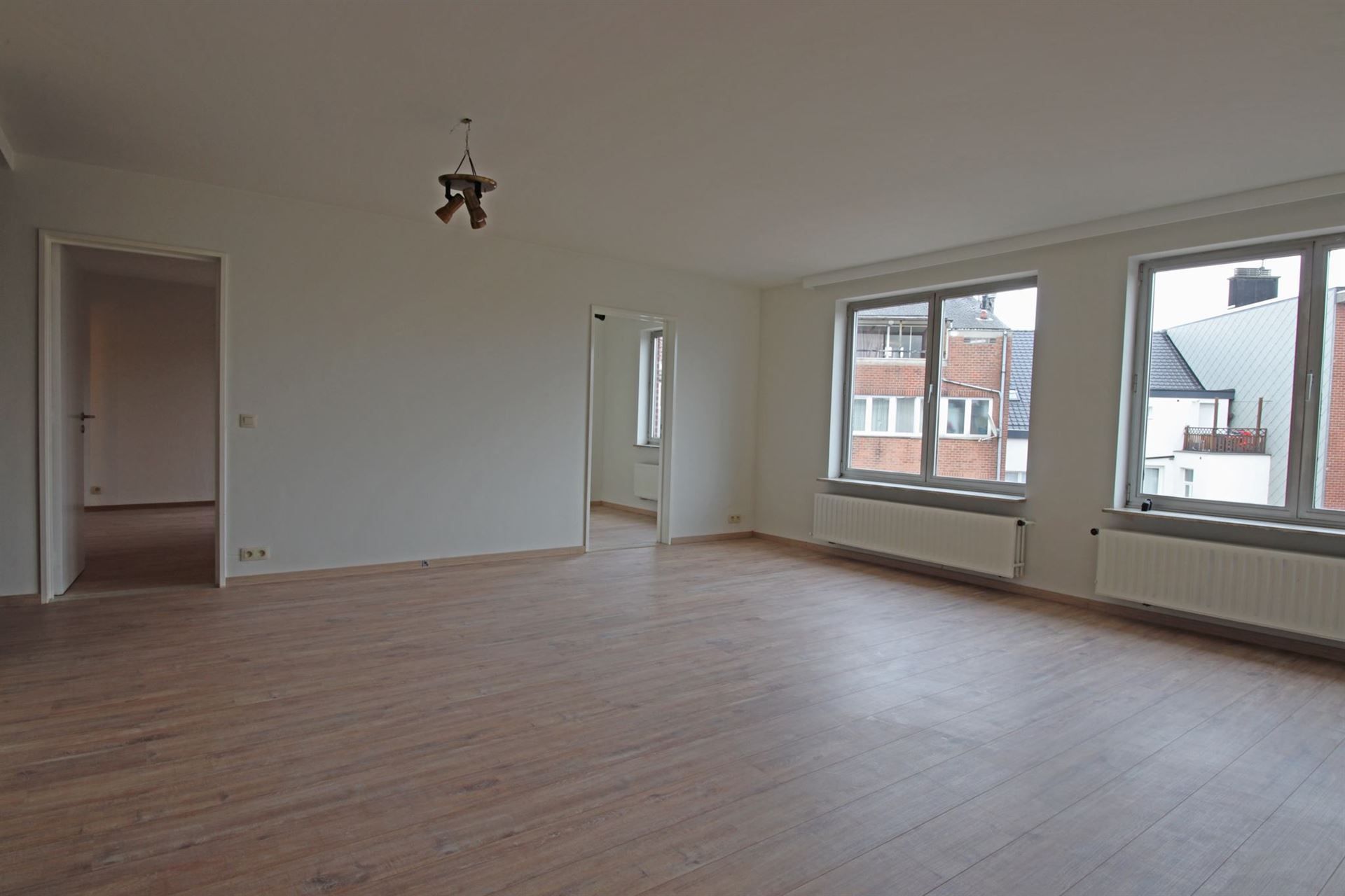 Appartement met garagebox foto {{pictureIndex}}