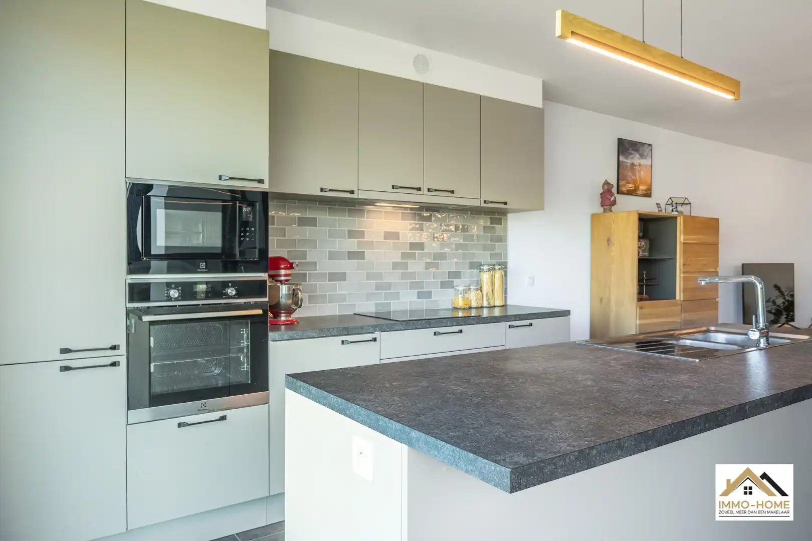 Instapklaar modern appartement met autostaanplaats foto 4
