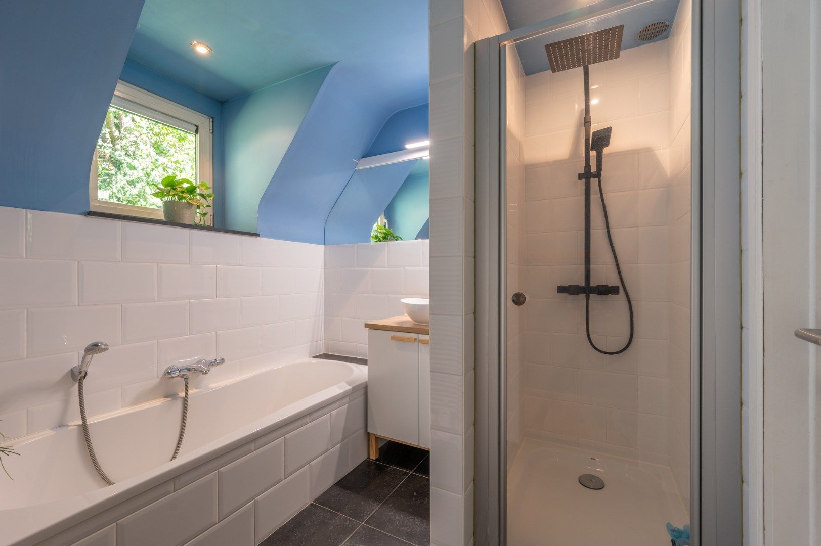 charmante vrijstaande woning in een oase van groen foto 24