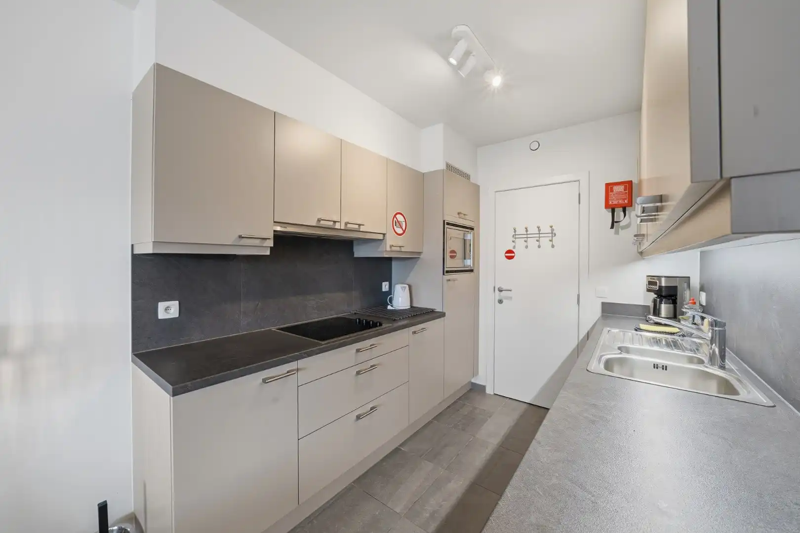 Instapklaar appartement met groot terras in Bredene - vlak bij de zee foto 12