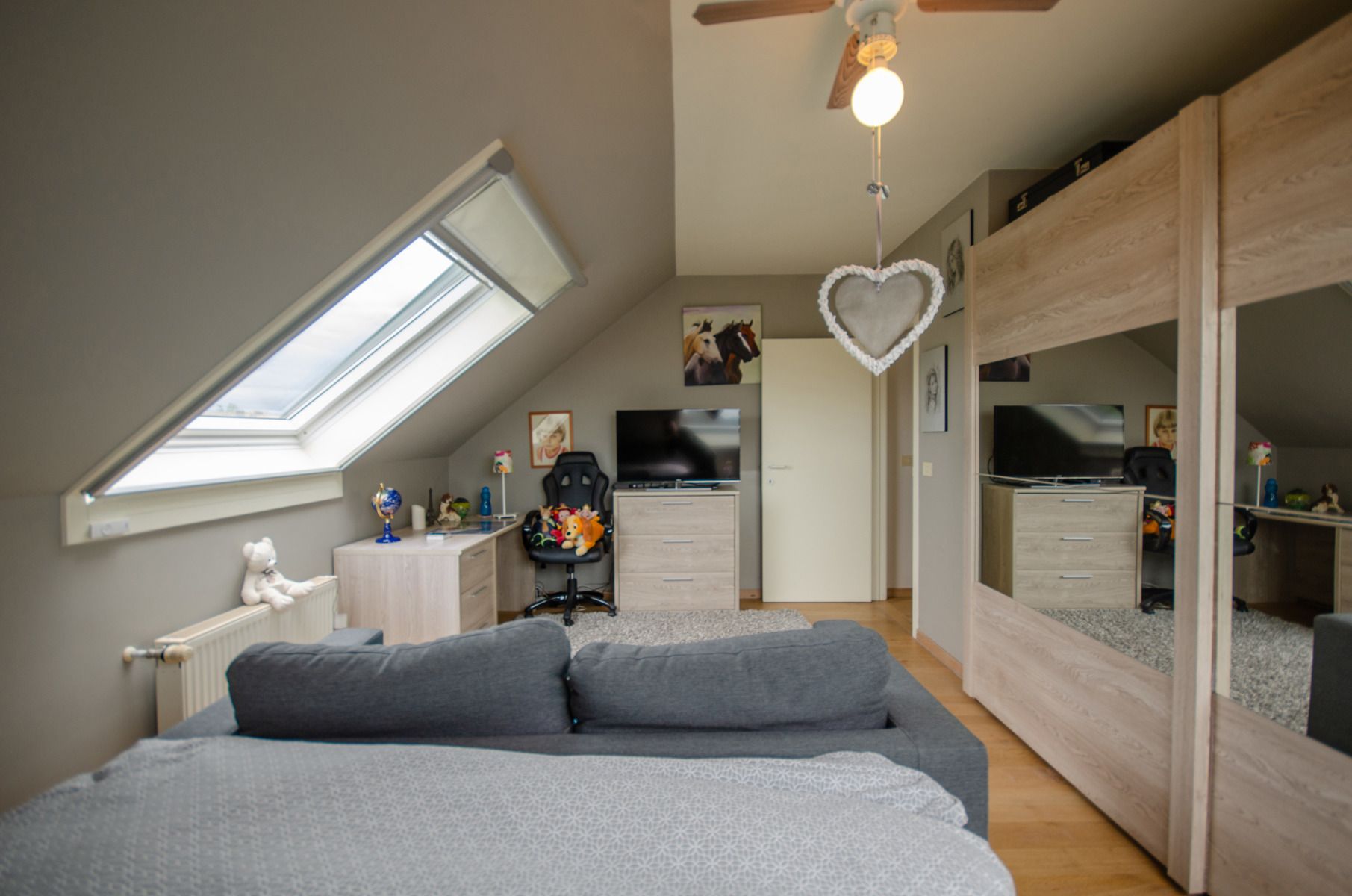 Uniek handelspand met ruim duplex-appartement en 4 garages! foto 22