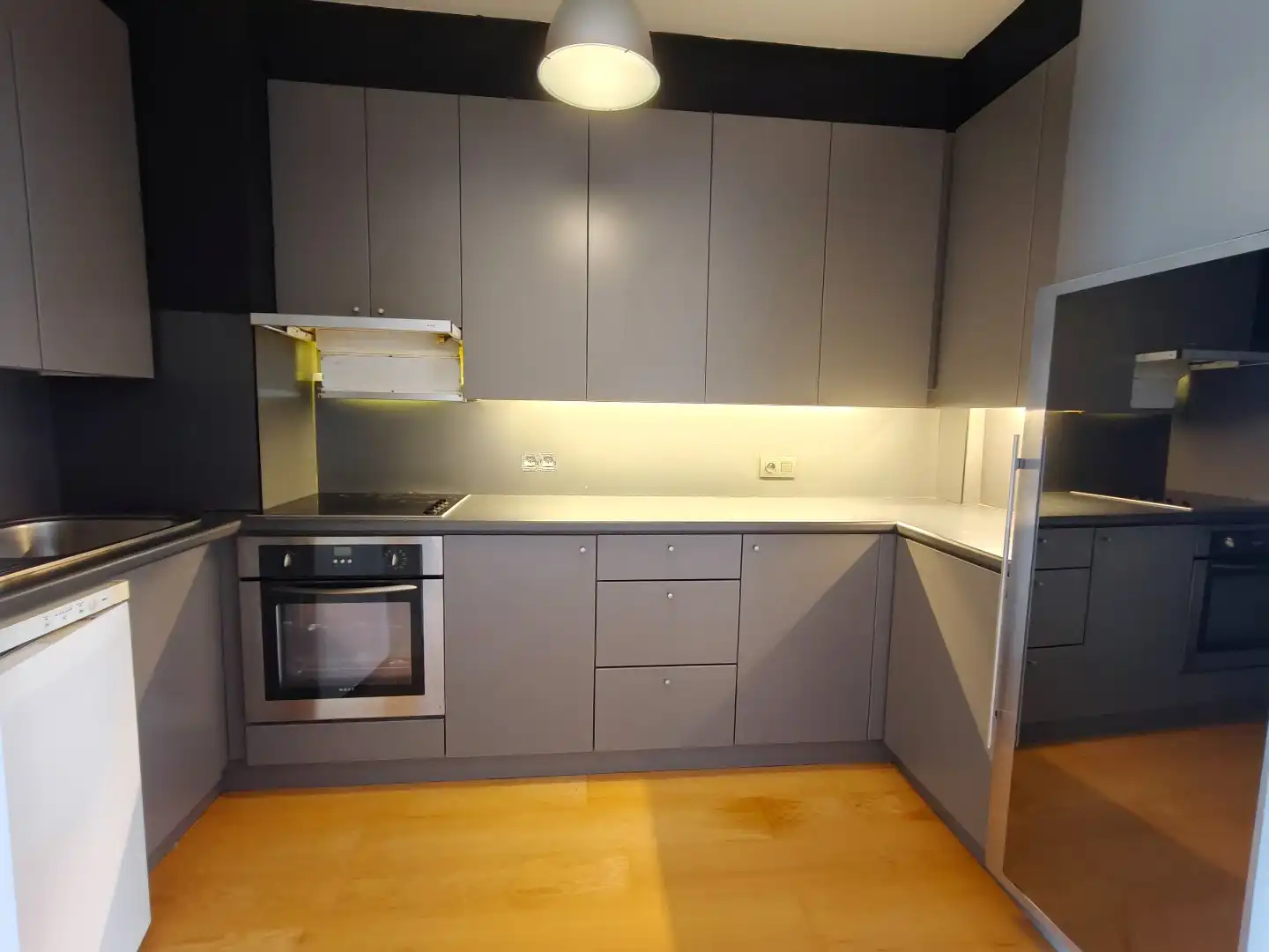 Lichtrijk appartement met panoramisch zeezicht aan de kust foto 6