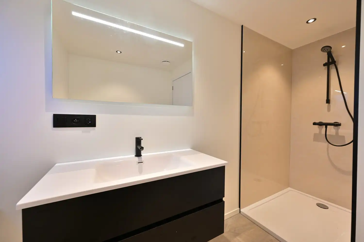 Vernieuwbouw met 3 slpks foto 12