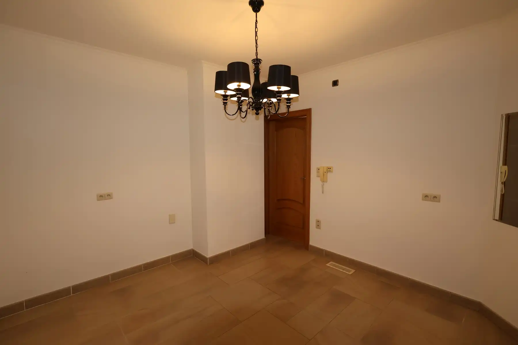 Een ruime gezinswoning met 3 slaapkamers op een perceel van 784m². foto 12