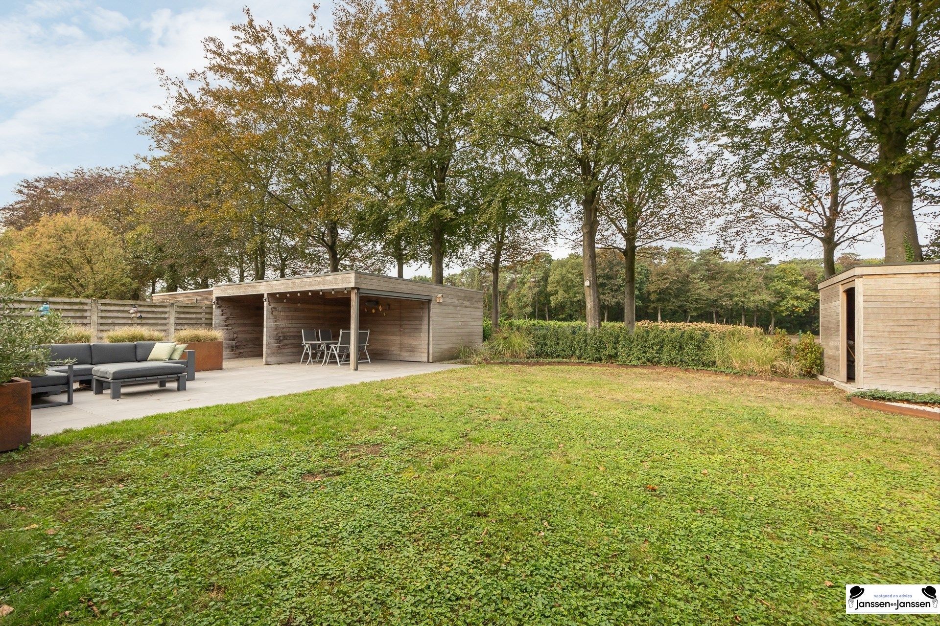 Instapklare, volledig gerenoveerde woning op royaal perceel! foto 27