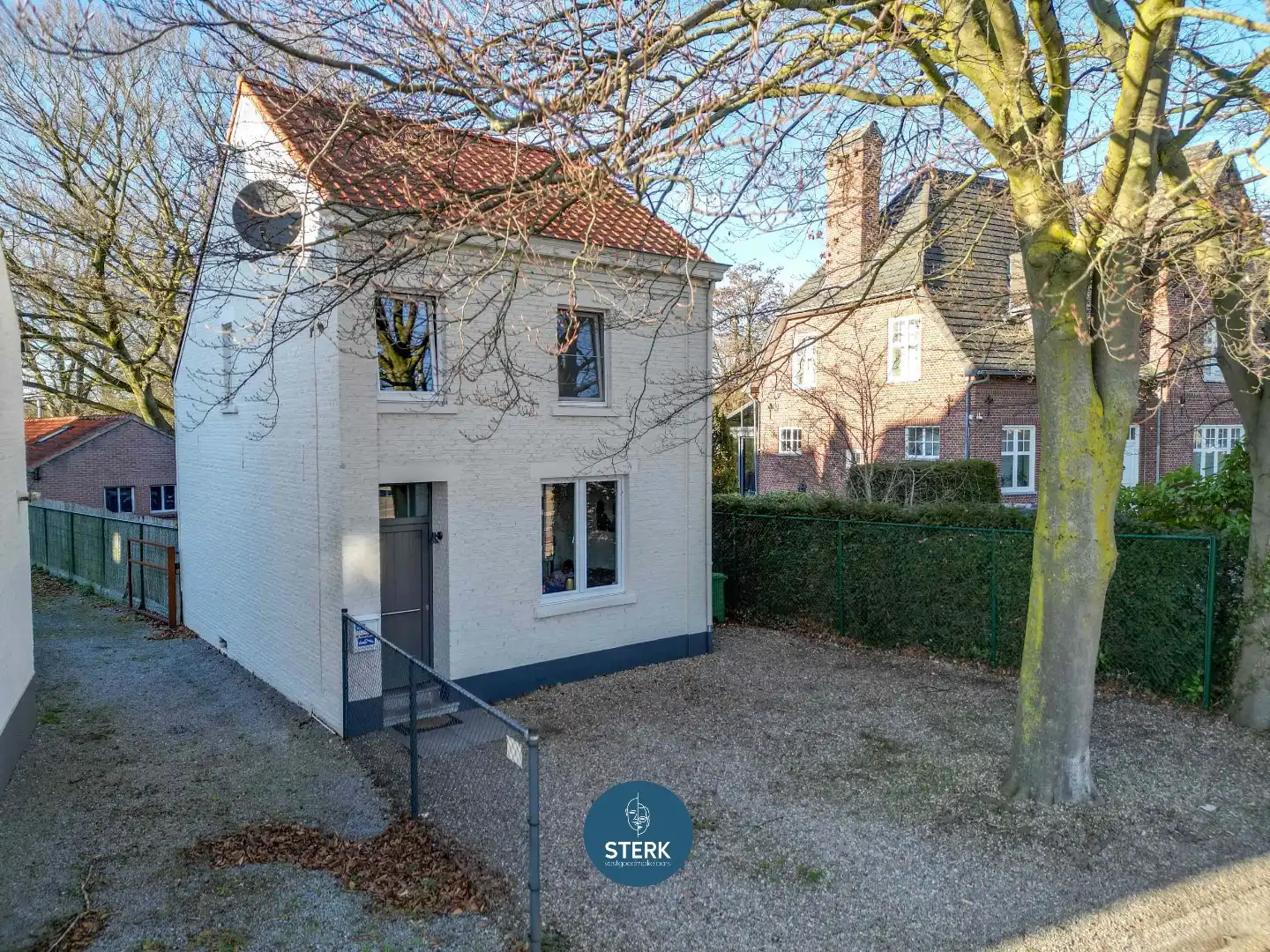 INSTAPKLARE WONING MET OP EEN CENTRALE LOCATIE LANAKEN !  foto 16