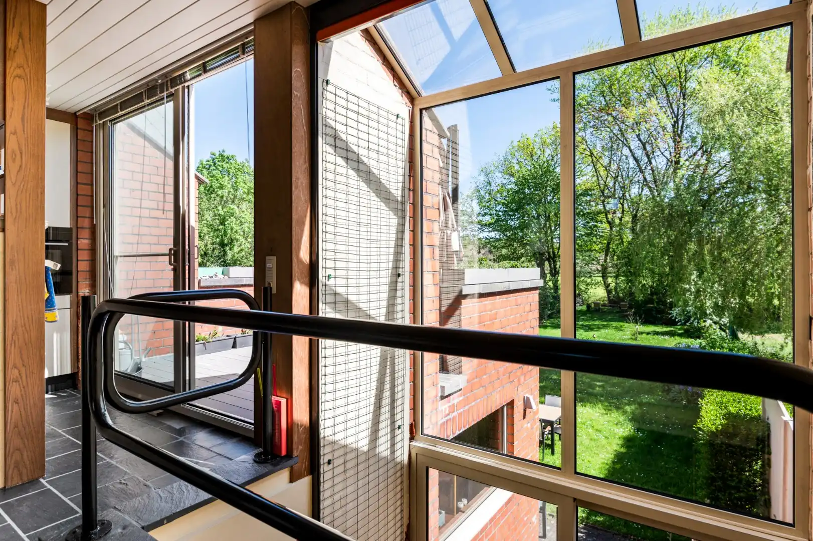 Splitlevel woning met tuin en zicht op natuurgebied! foto 4