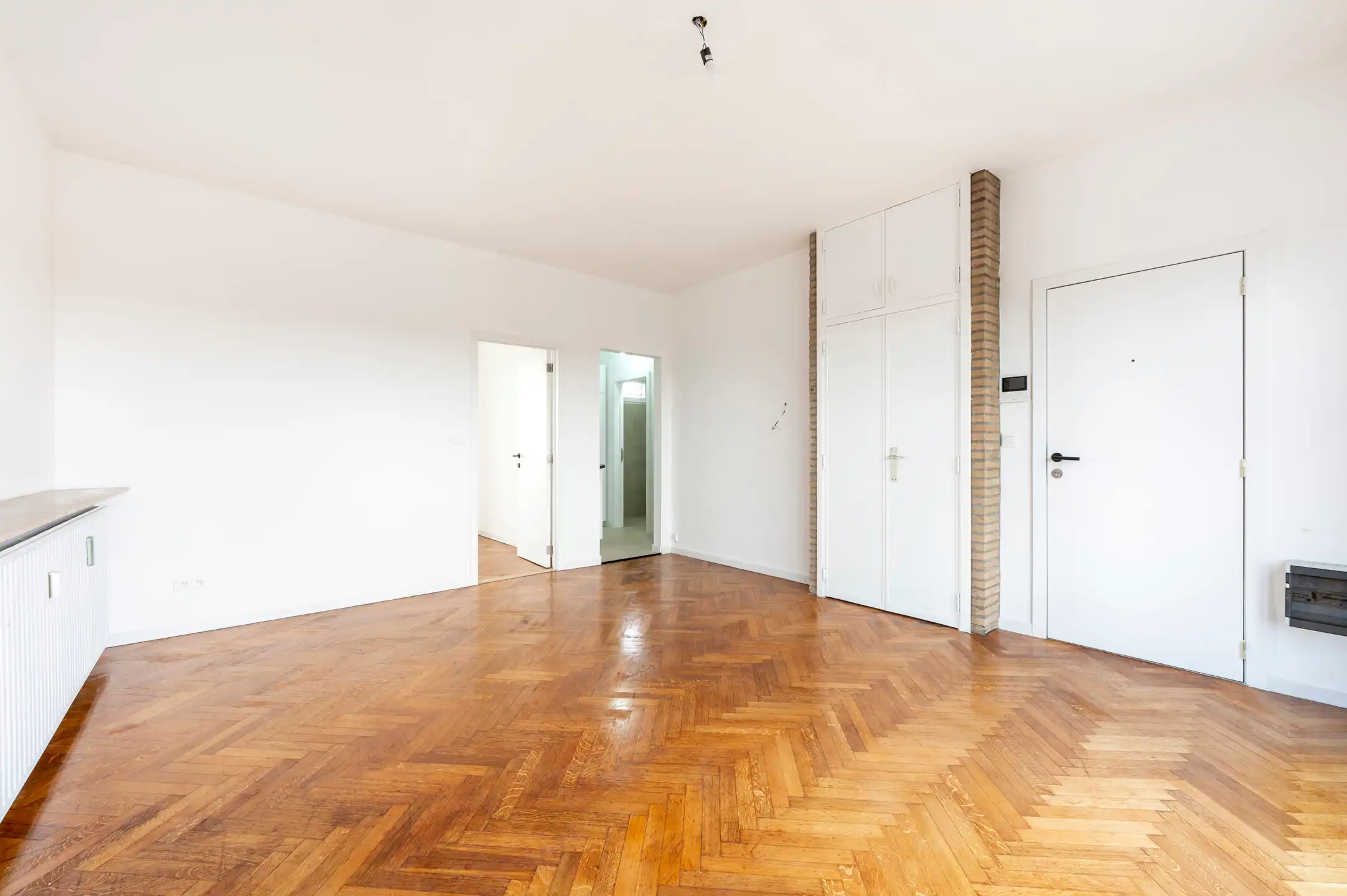 ANTWERPEN - Vernieuwd appartement met royaal terras foto 2