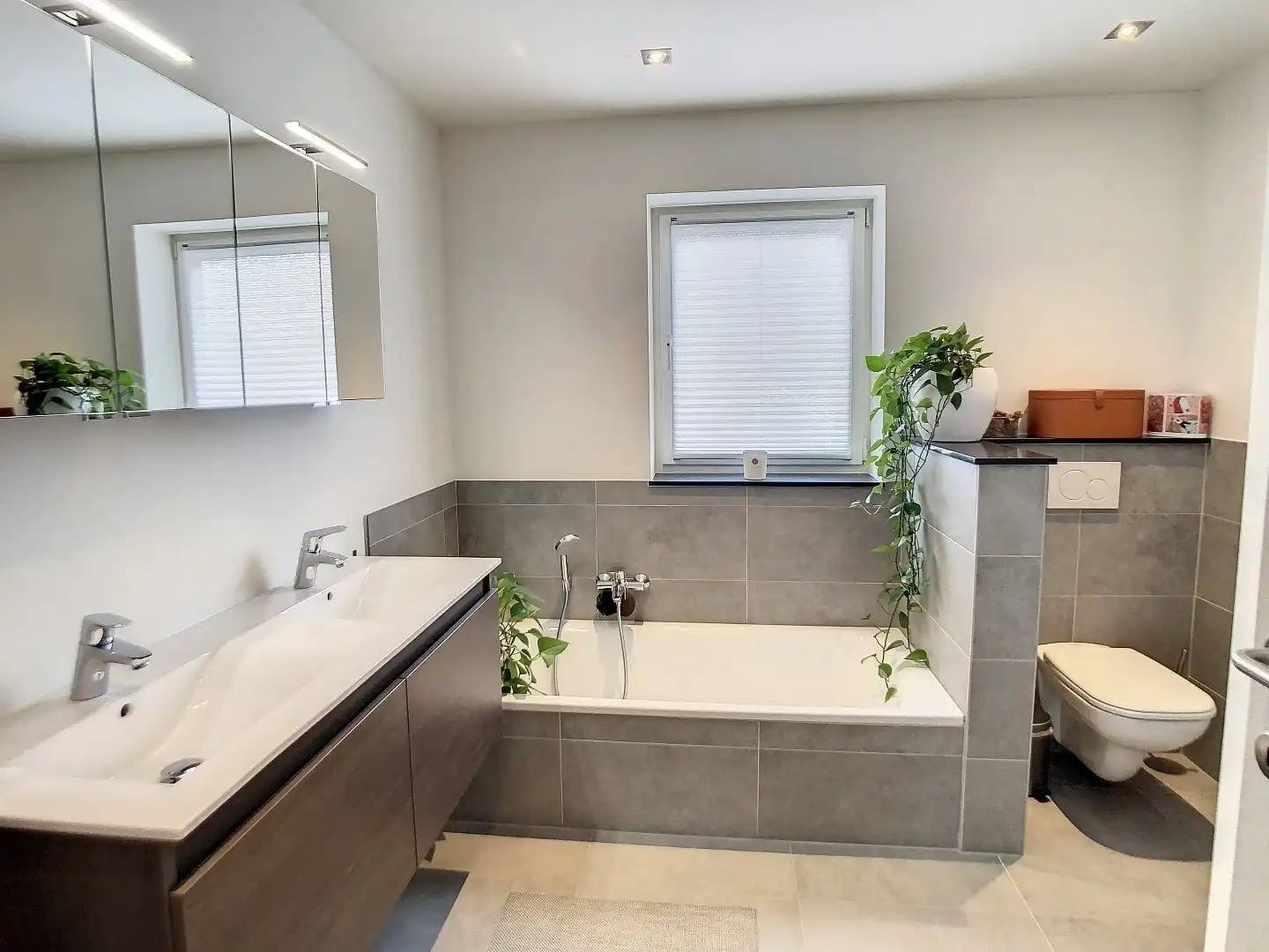 Woning met 3 slaapkamers, berging, carport en tuin te 's Gravenvoeren foto 9