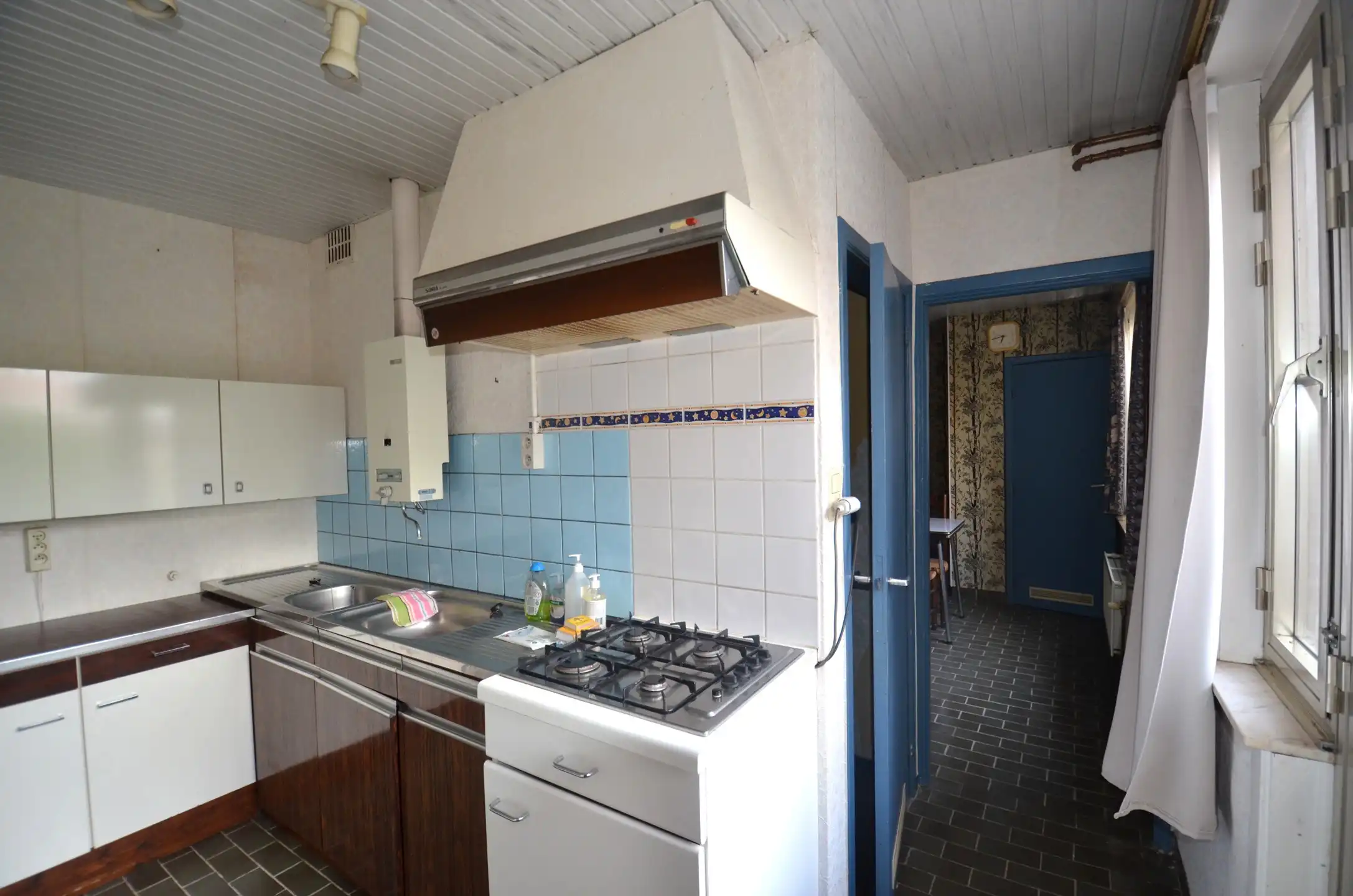 Te renoveren halfopen bebouwing met tuin en ruime garage foto 12