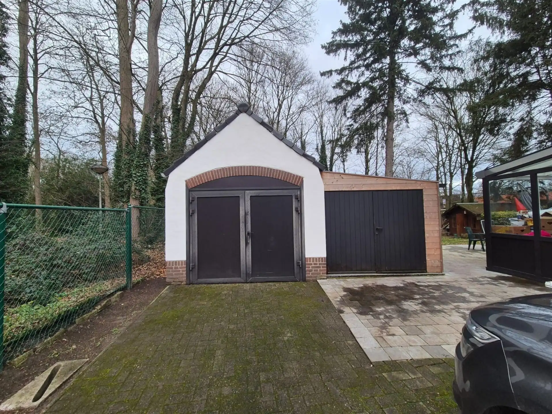 Ruime woning met 3 slaapkamers gelegen in een groene omgeving. foto 25