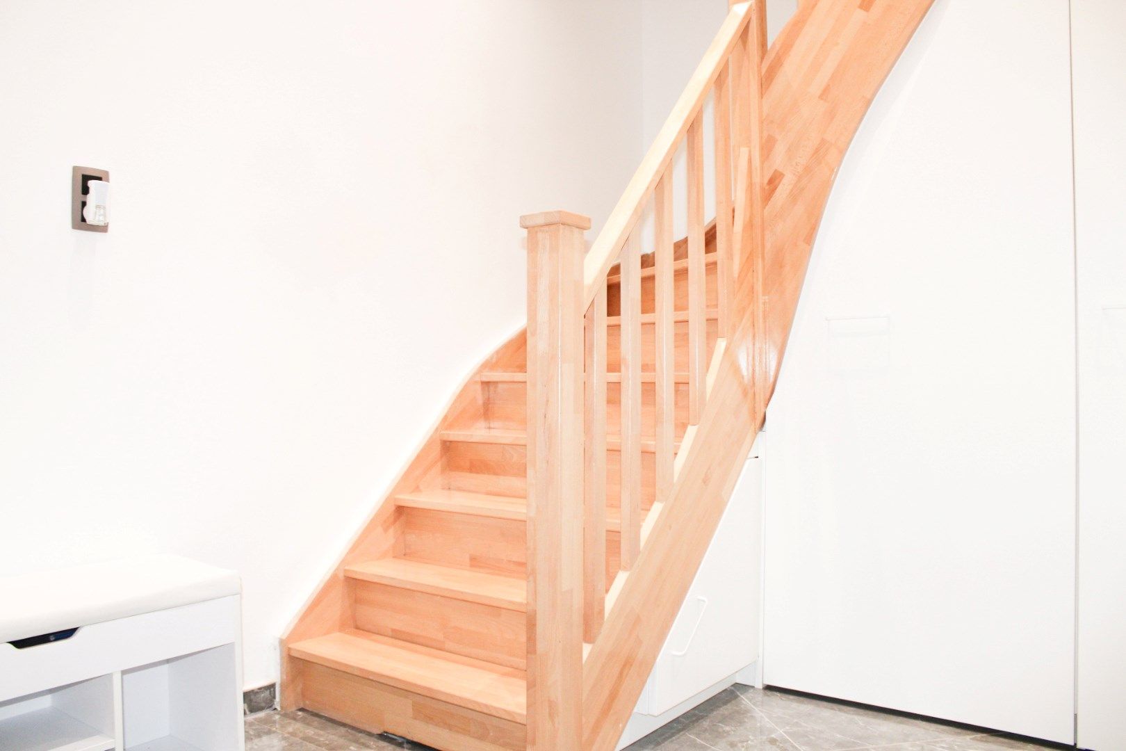 Instapklare woning in het hart van Sint-Niklaas met 5 slaapkamers en inpandige garage foto 3