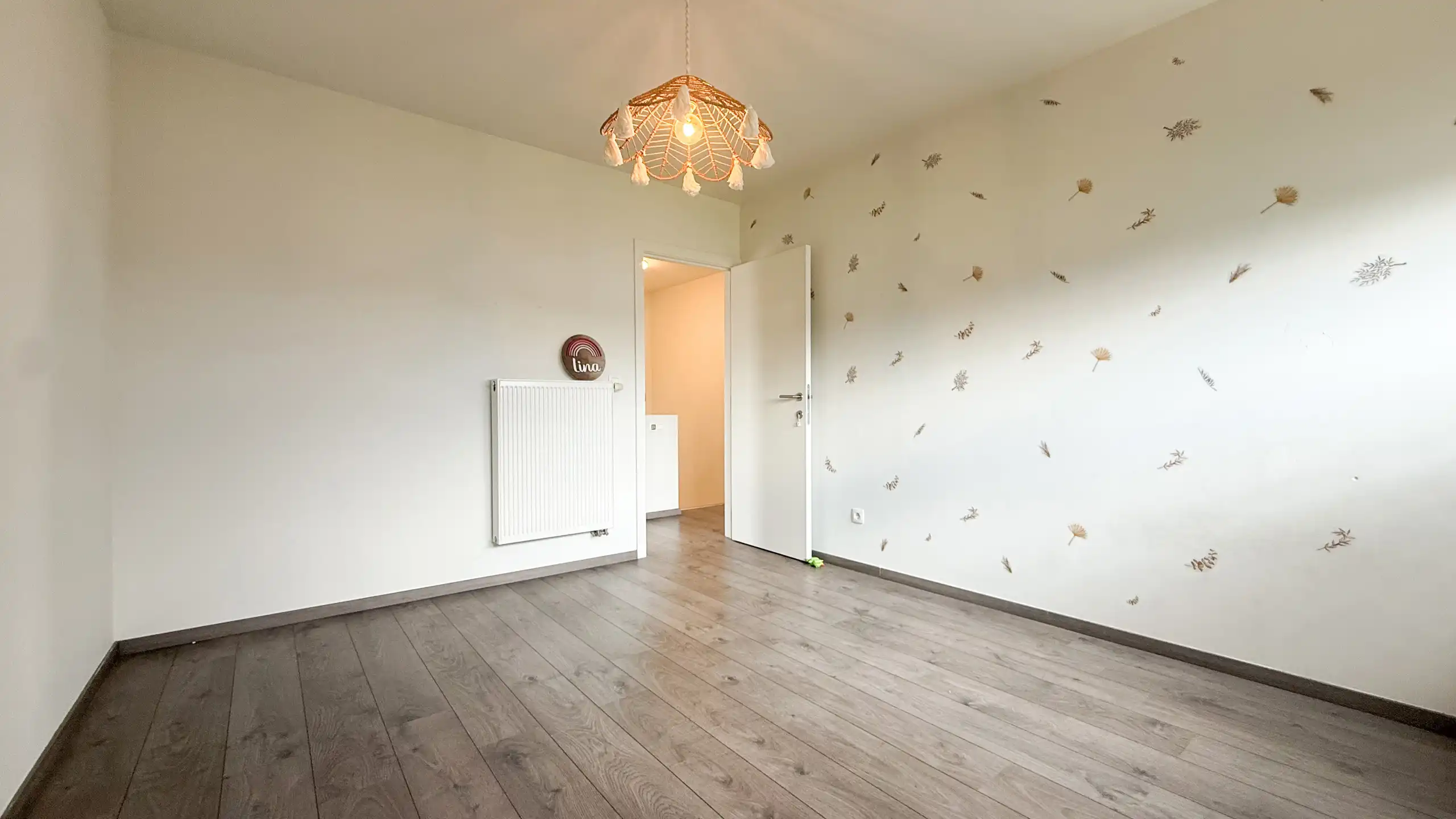 Recente halfopen woning met 3slpks, veranda en ruime tuin! foto 21
