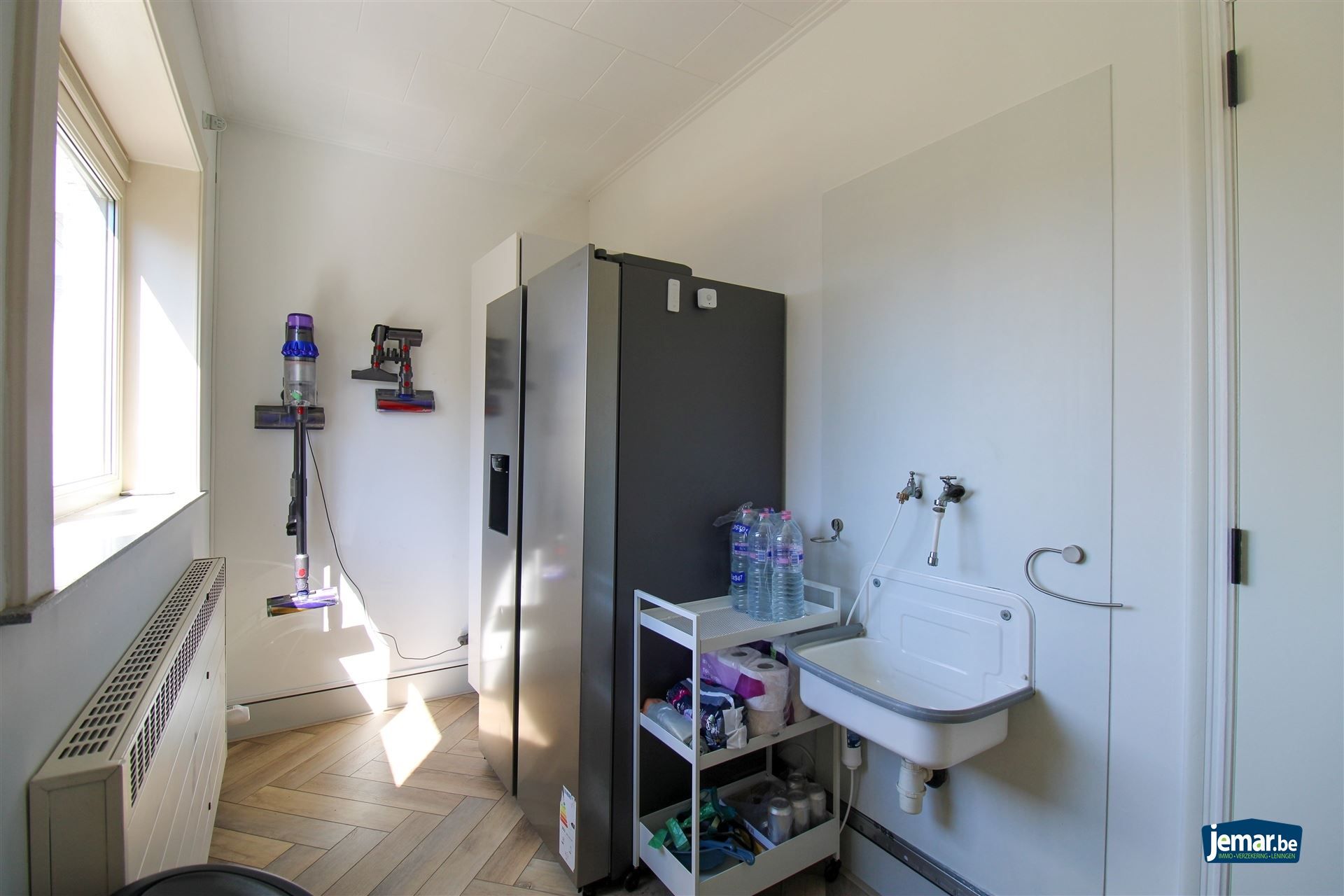 Instapklare gezinswoning met 5 slaapkamers gelegen op ruim perceel met verwarmd zwembad op ideale locatie te Maasmechelen! foto 8