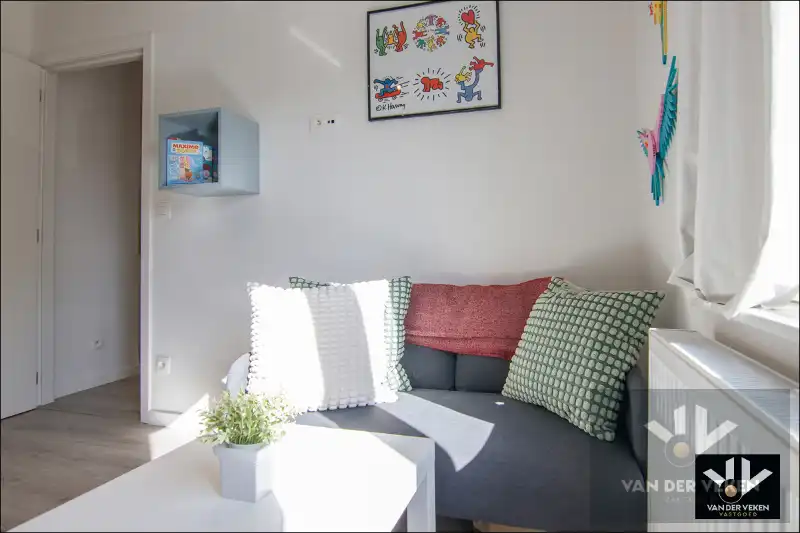 Volledig gerenoveerde en instapklare woning met gezellige stadstuin foto 13