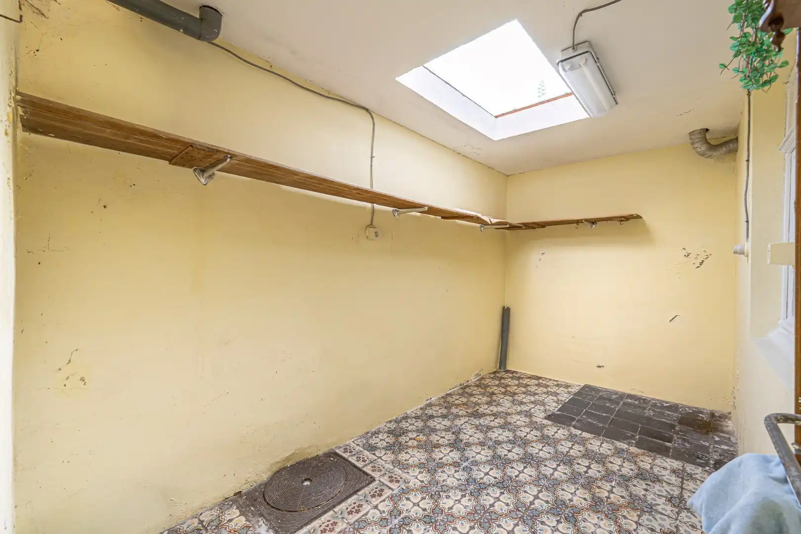 Handelsruimte/woning met polyvalente ruimte en 2 slaapkamers in Oostende foto 9