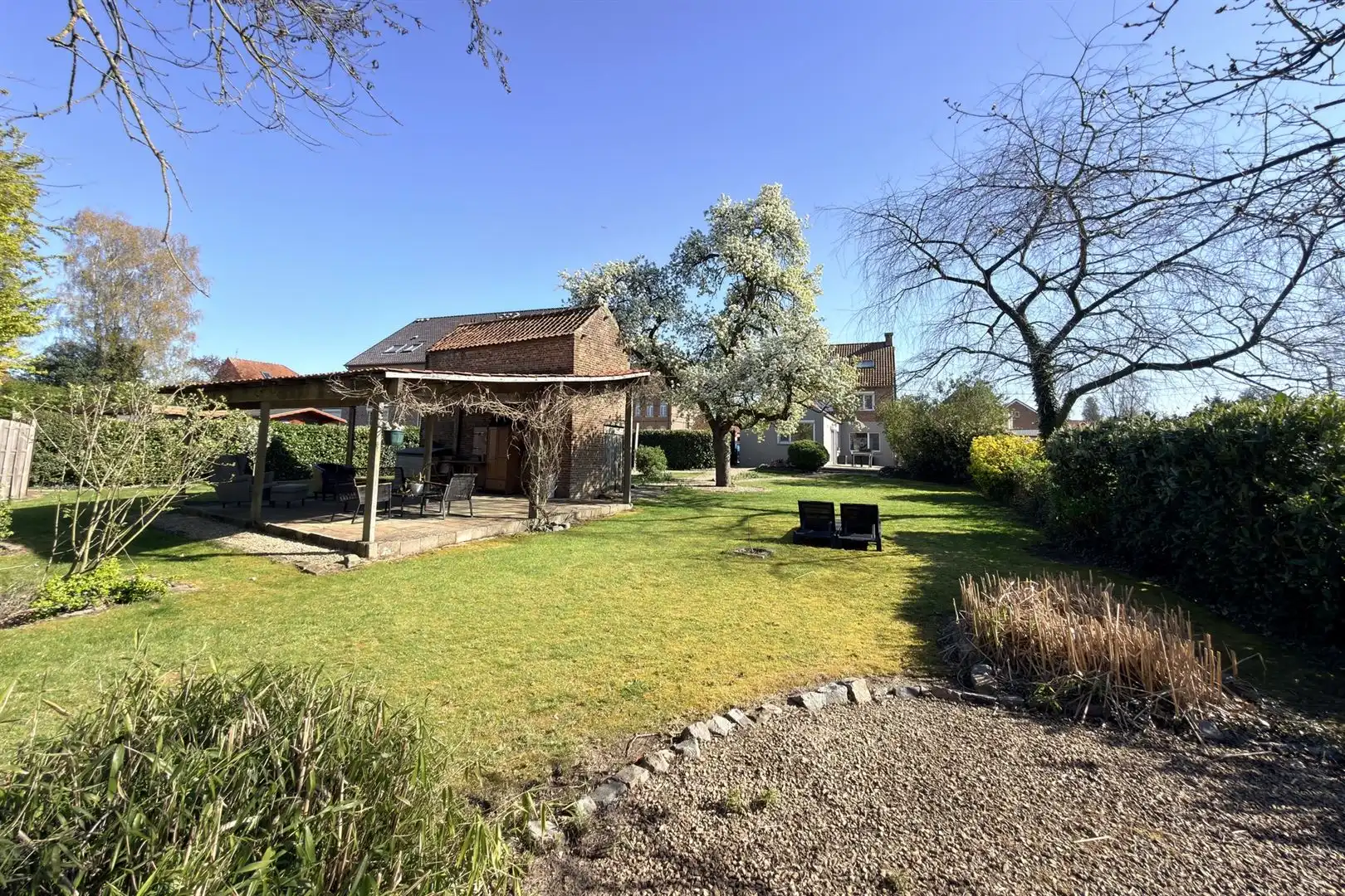 Instapklare woning met een zalige tuin! foto 17