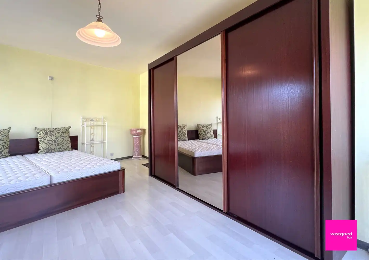 Lichtrijk hoekappartement met 2 slaapkamers en terras, hart van Oostende foto 11