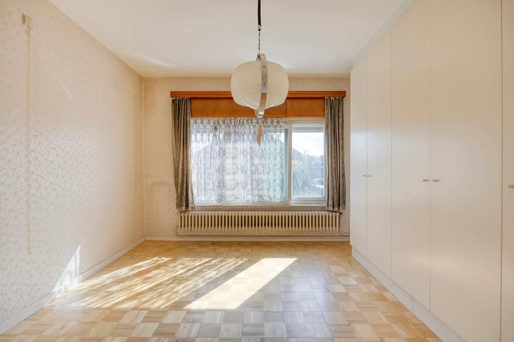 Goed gelegen woning met 3 slaapkamers, garage en tuin foto 15