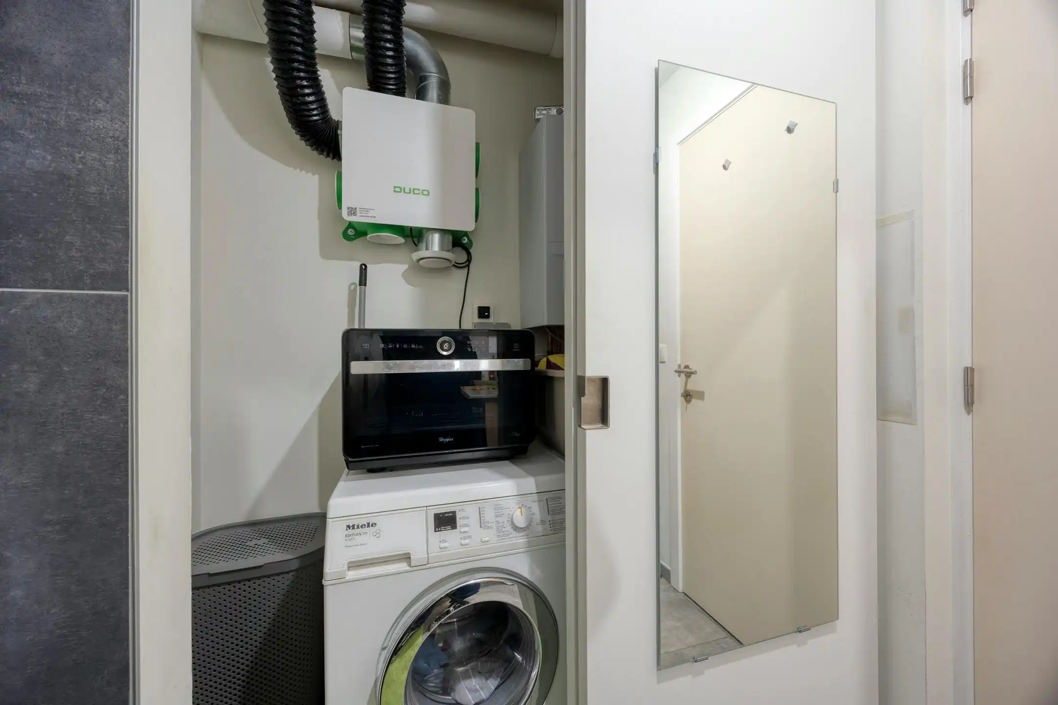 Lichtrijk en energiezuinig appartement met 2 slaapkamers te Eeklo foto 13